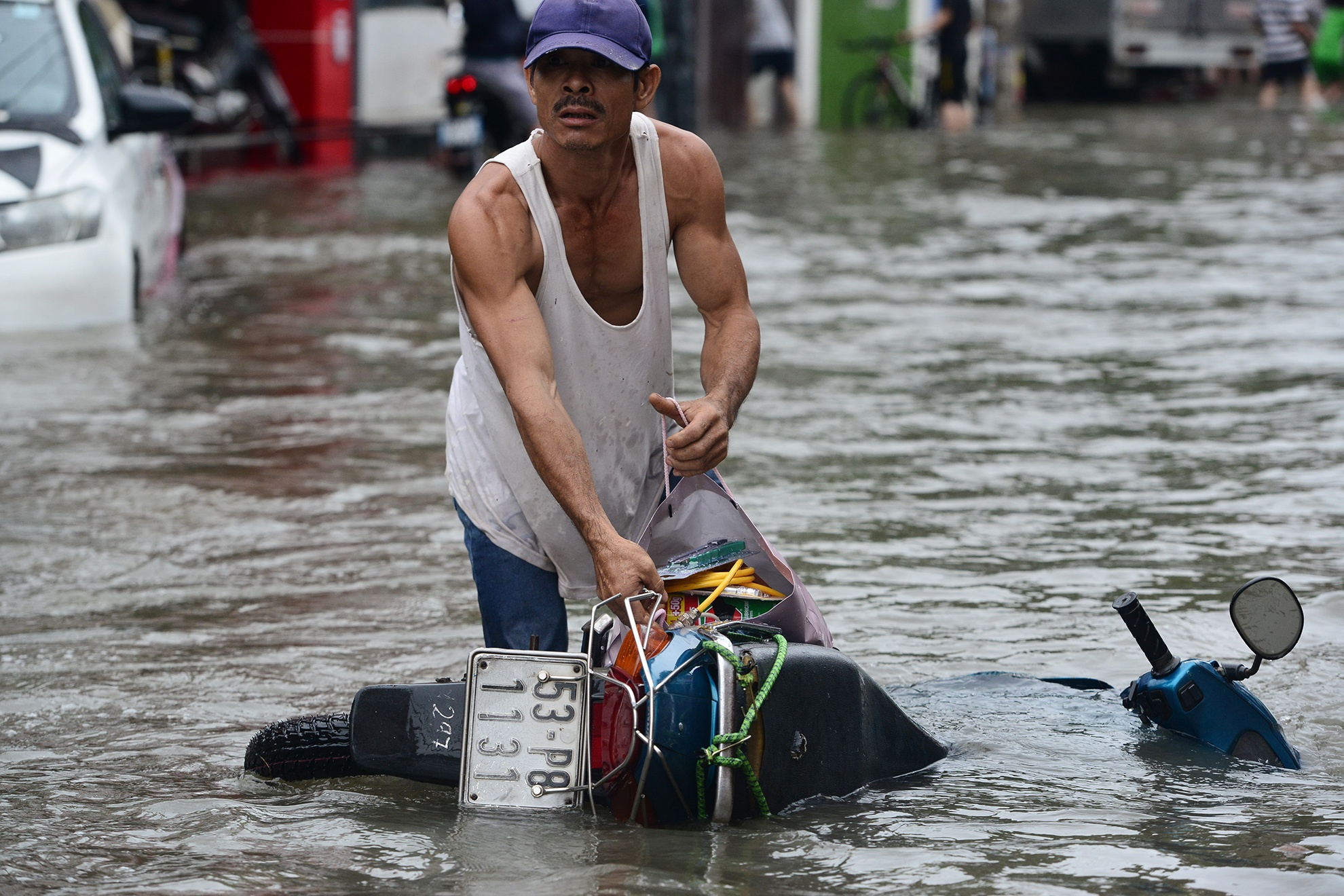 hang loat oto bat dong gan 20 gio o Sai Gon anh 12