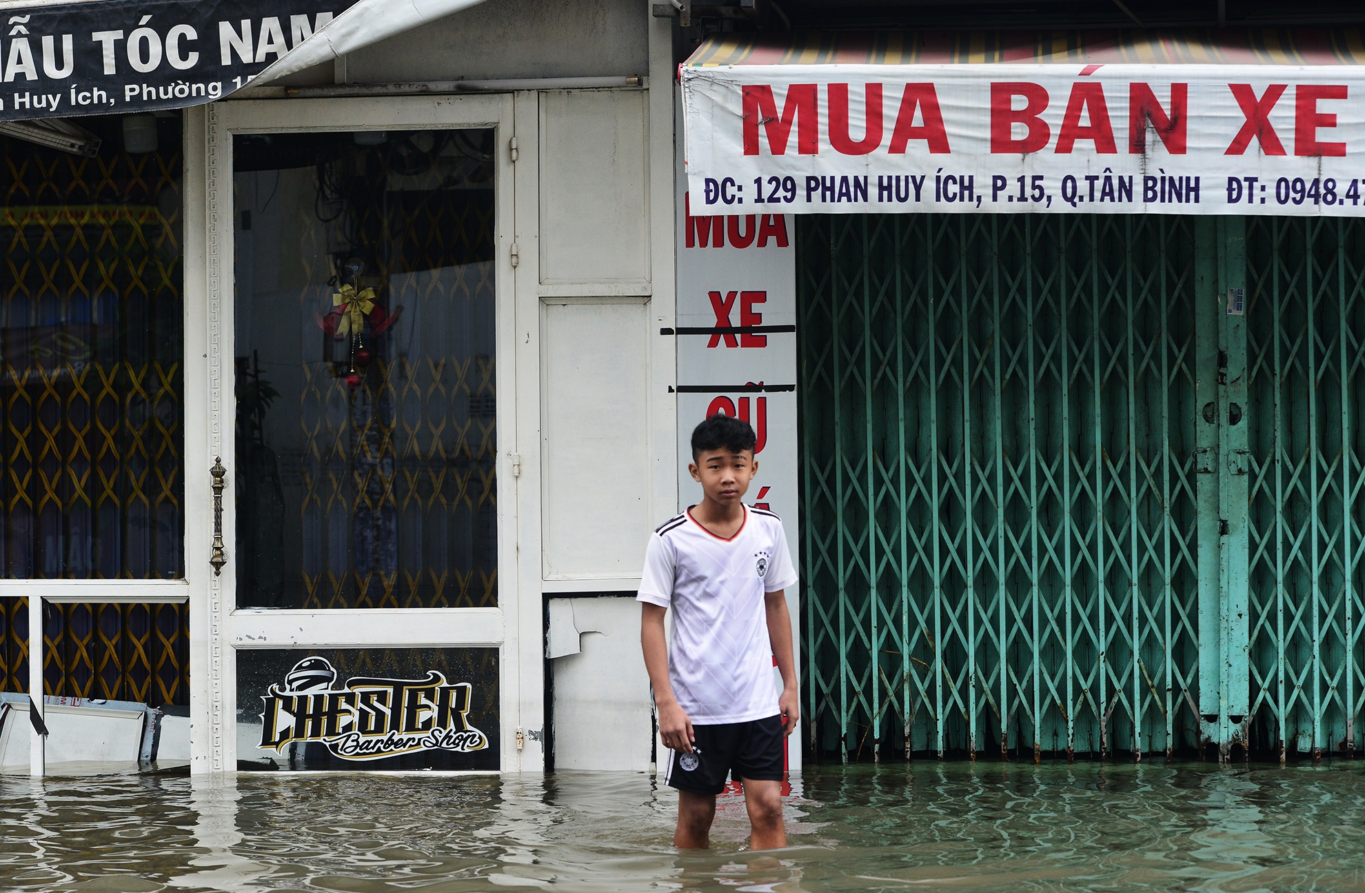 hang loat oto bat dong gan 20 gio o Sai Gon anh 15