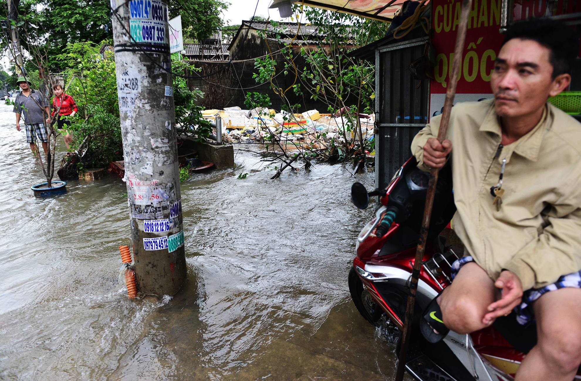 hang loat oto bat dong gan 20 gio o Sai Gon anh 21