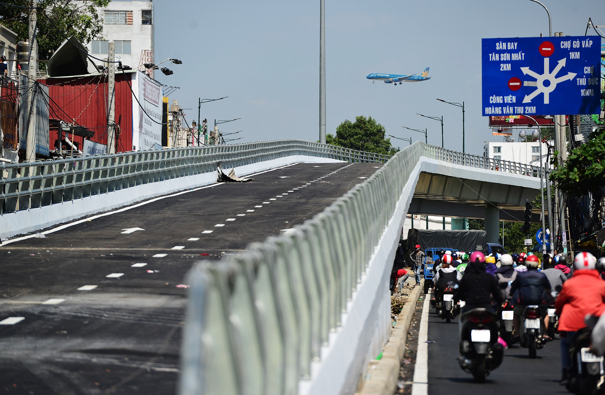 thong xe nhanh cau Nguyen Kiem - Nguyen Thai Son anh 2