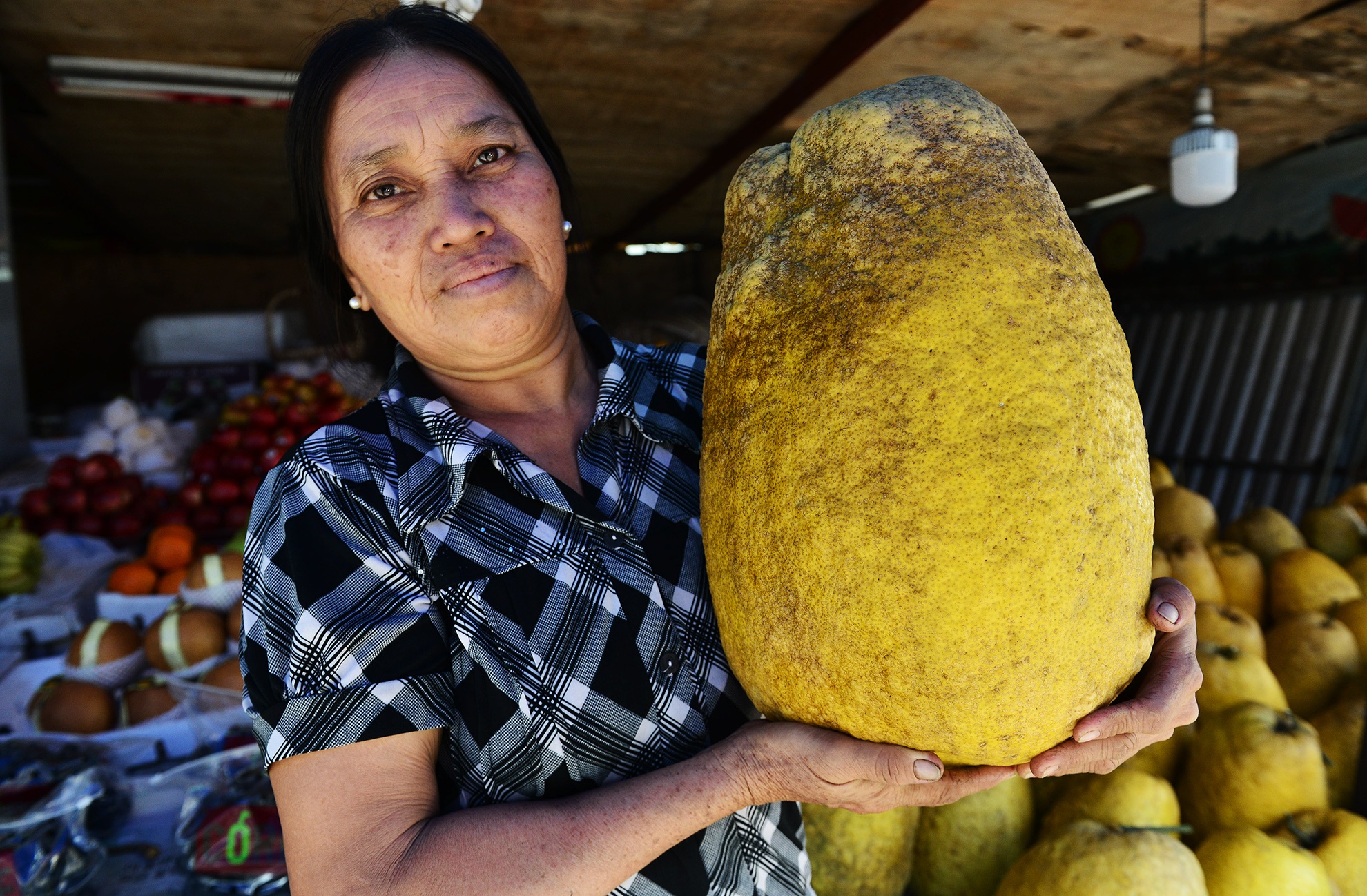 trai cay canh doc la trung Tet o Sai Gon anh 2