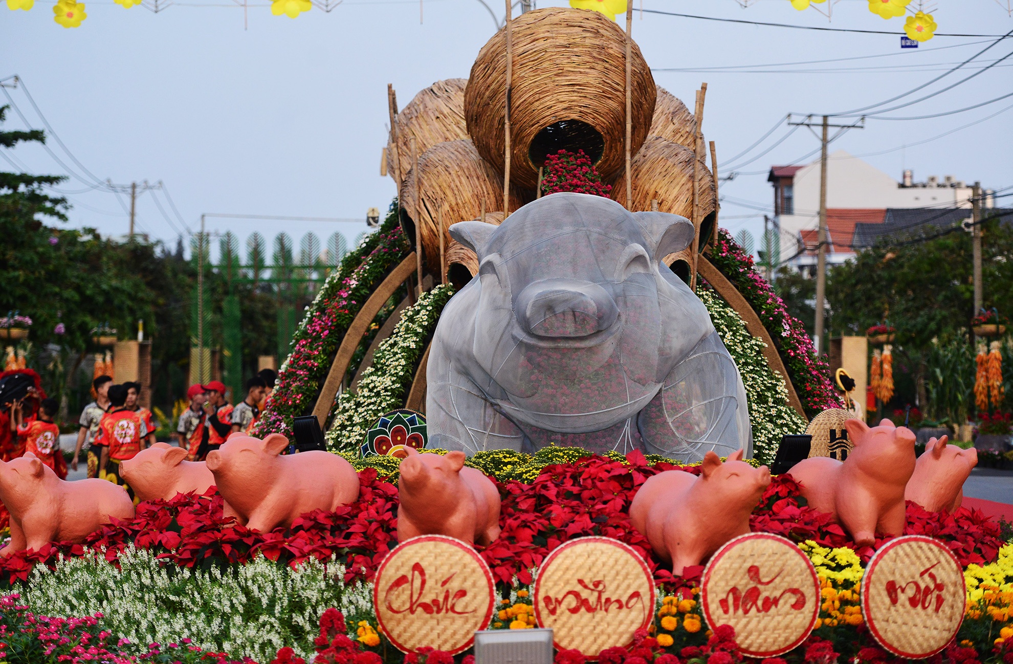 duong hoa Tet dau tien mo cua tham quan o Sai Gon anh 2