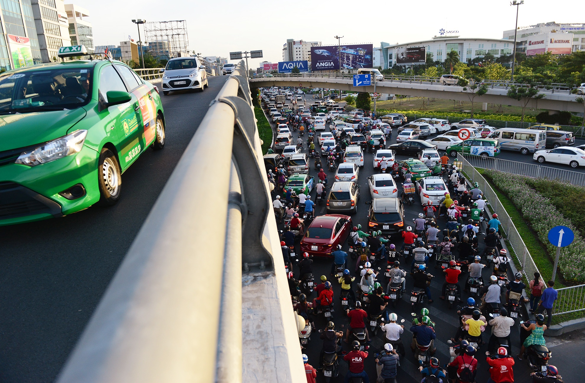 san bay Tan Son Nhat anh 2