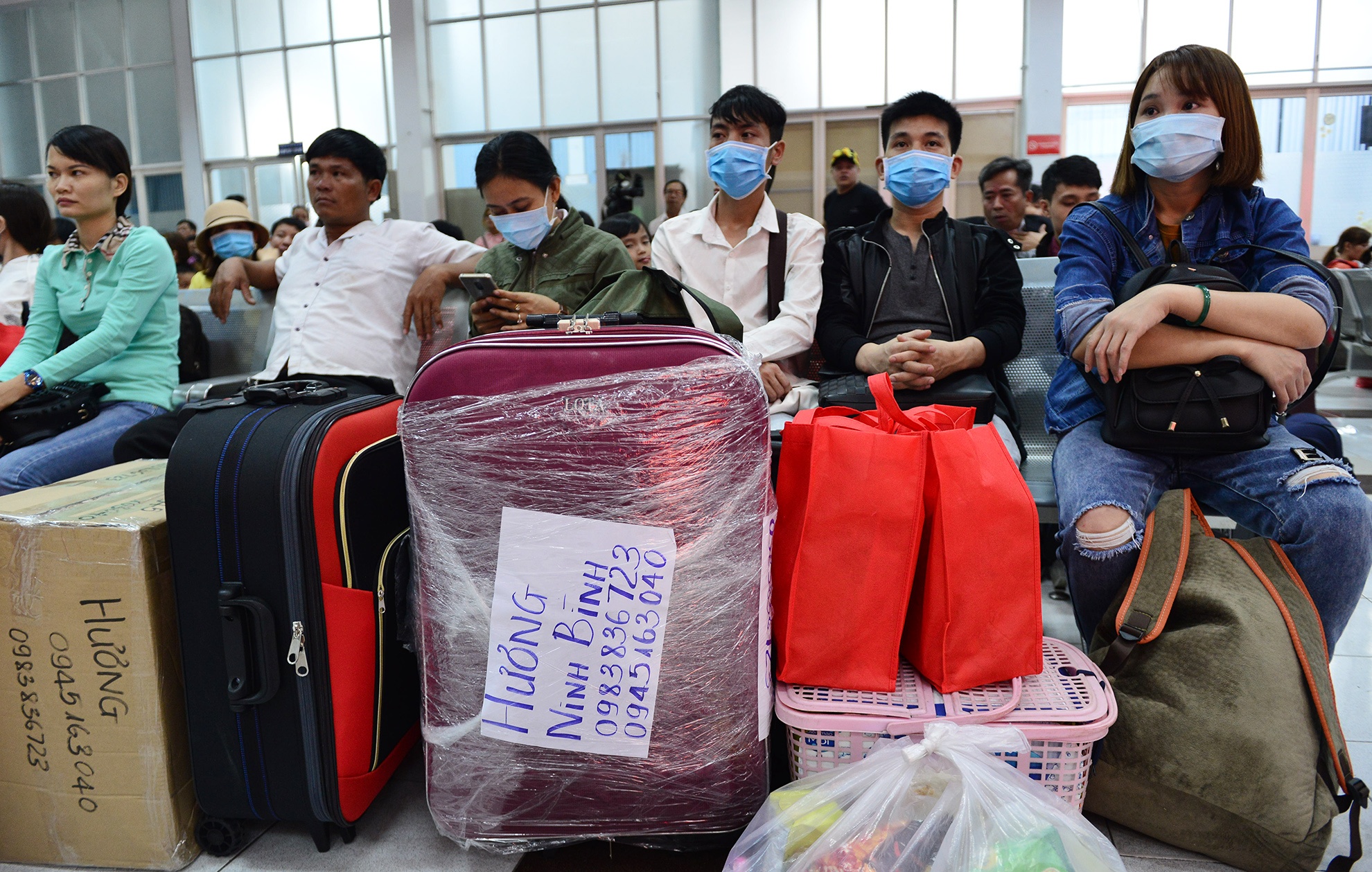 cong nhan,  tet ky hoi,  ve que an tet,  ve tau mien phi anh 7