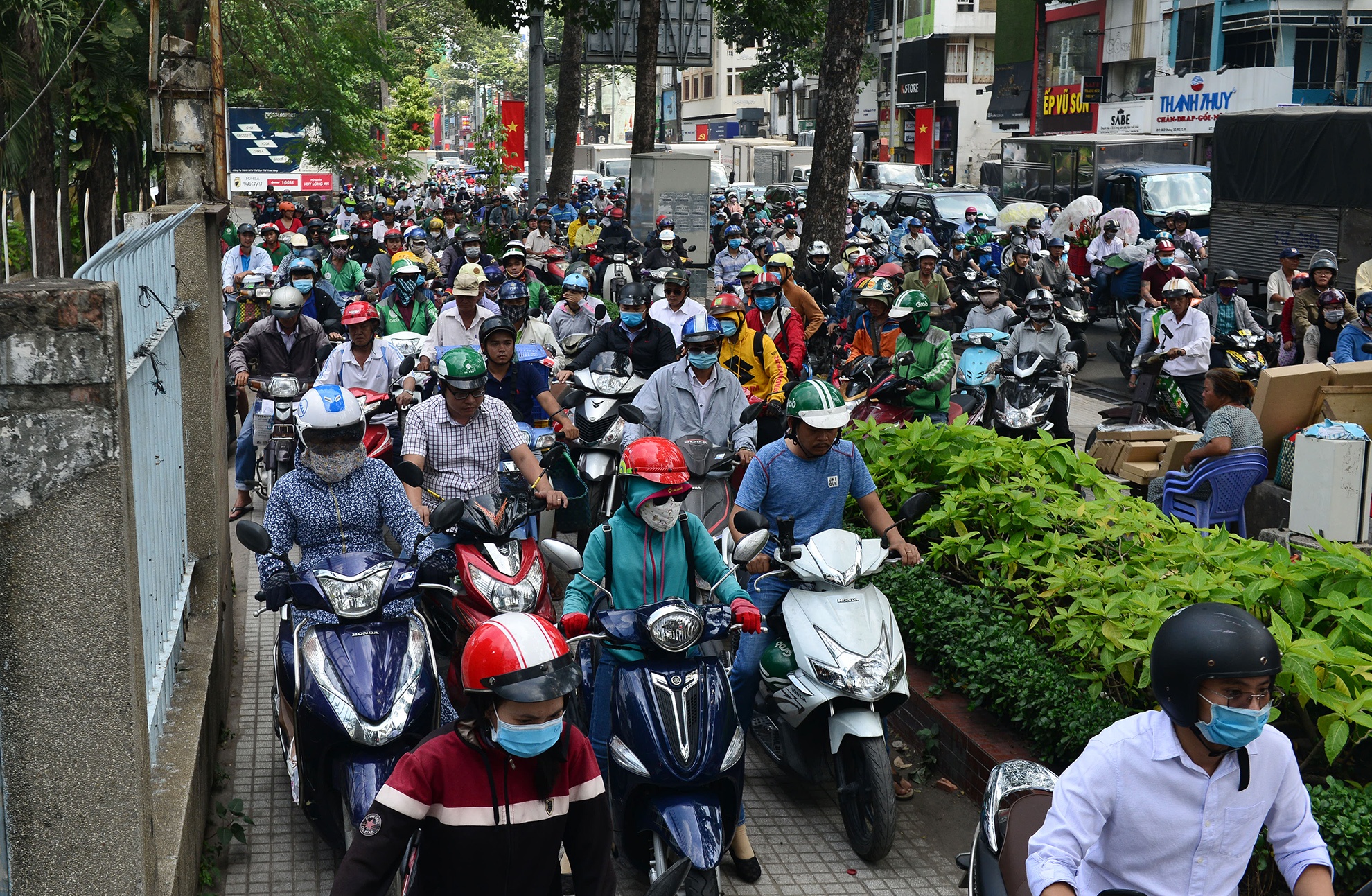 xe co xep nhieu hang dai o trung tam Sai Gon anh 8