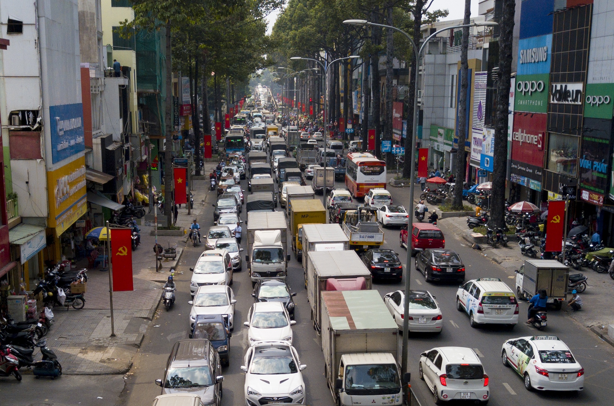 xe co xep nhieu hang dai o trung tam Sai Gon anh 9