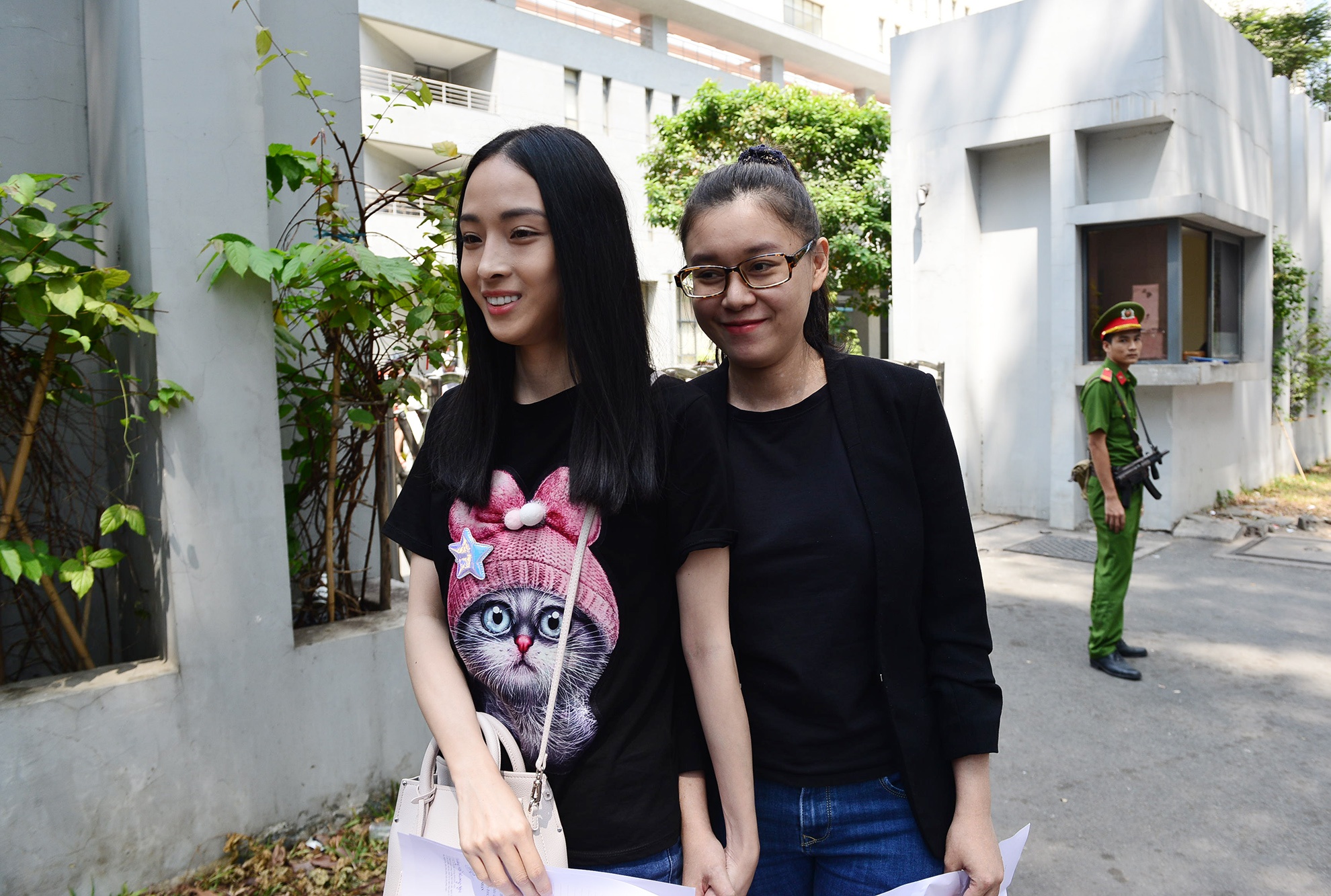 Hoa hau Phuong Nga,  quyet dinh dinh chi dieu tra anh 3