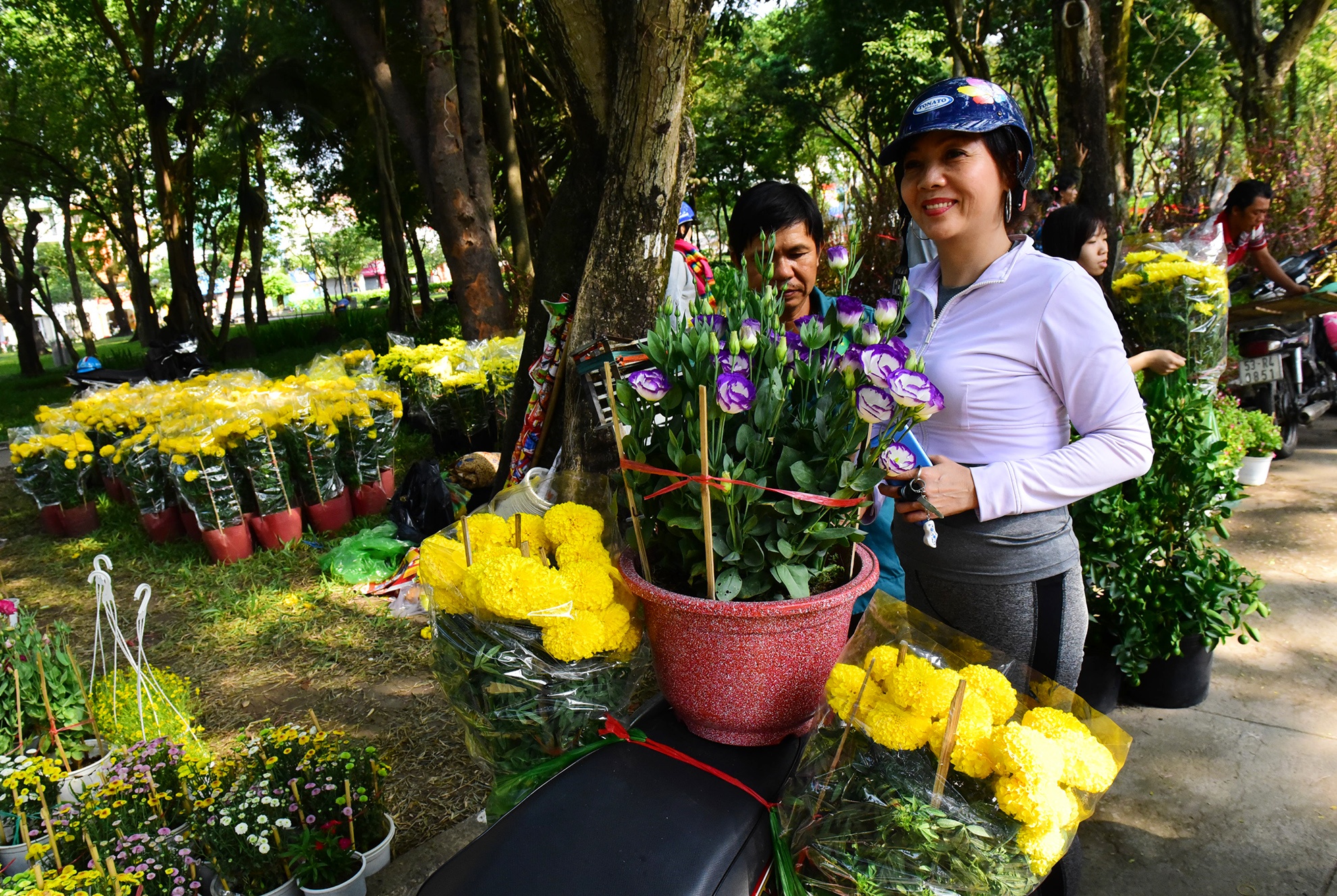 do xo mua hoa Tet giam gia trua 30 Tet o Sai Gon anh 5