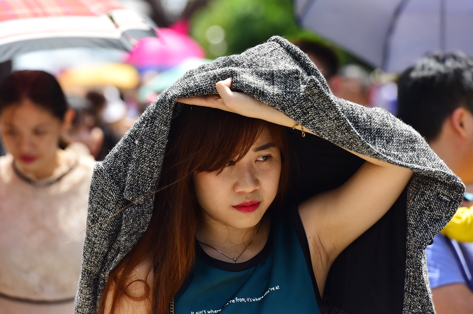 Nguoi Sai Gon doi nang du xuan giua trua ngay Tet anh 8