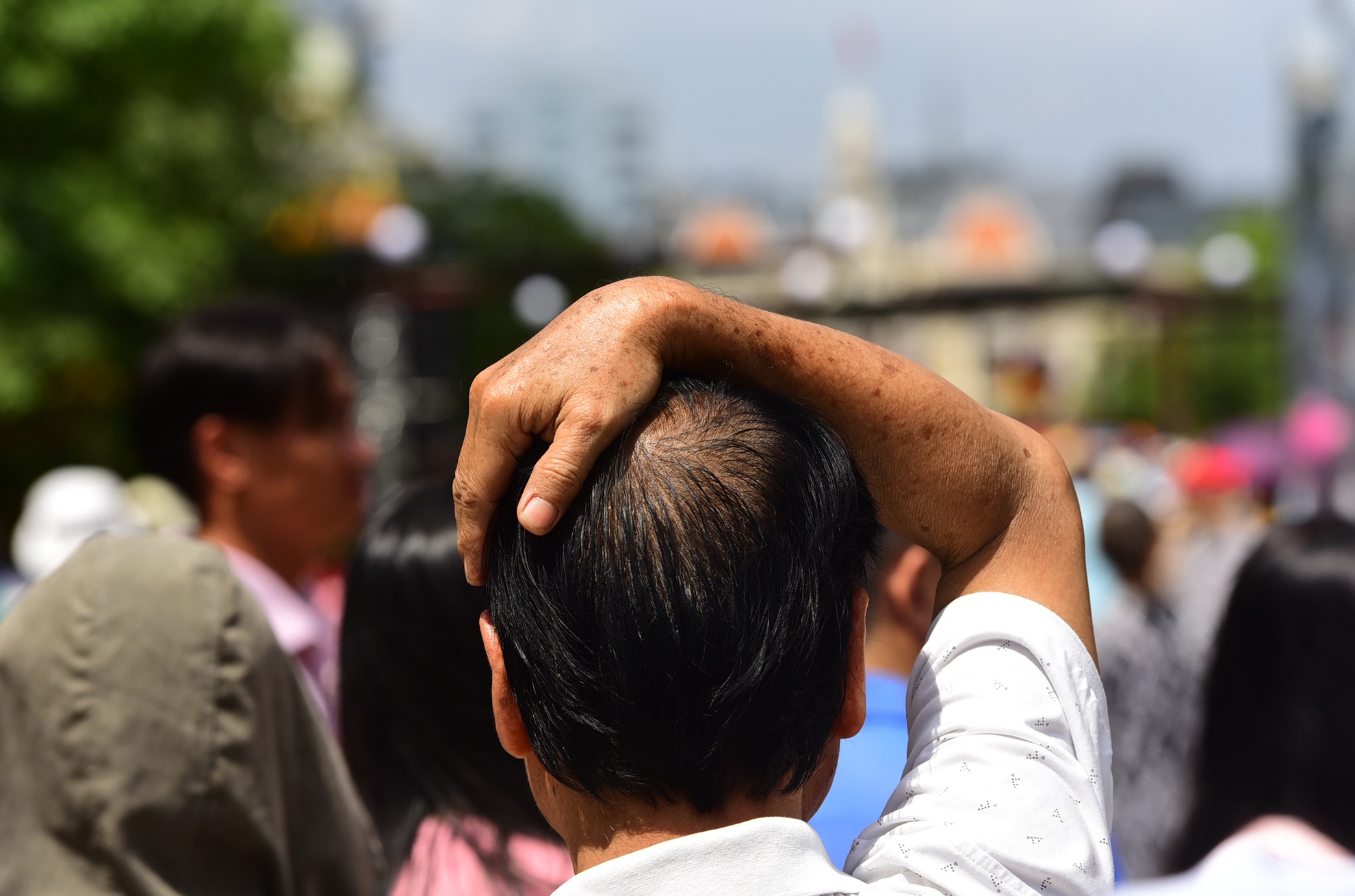 Nguoi Sai Gon doi nang du xuan giua trua ngay Tet anh 9