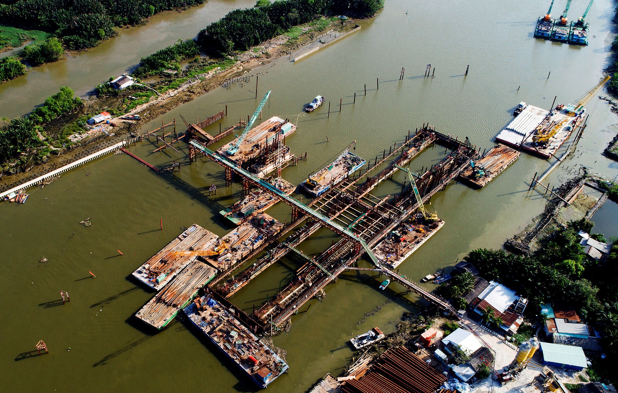 Cong trinh chong ngap 10.000 ty nhon nhip sau ngay tai khoi dong hinh anh