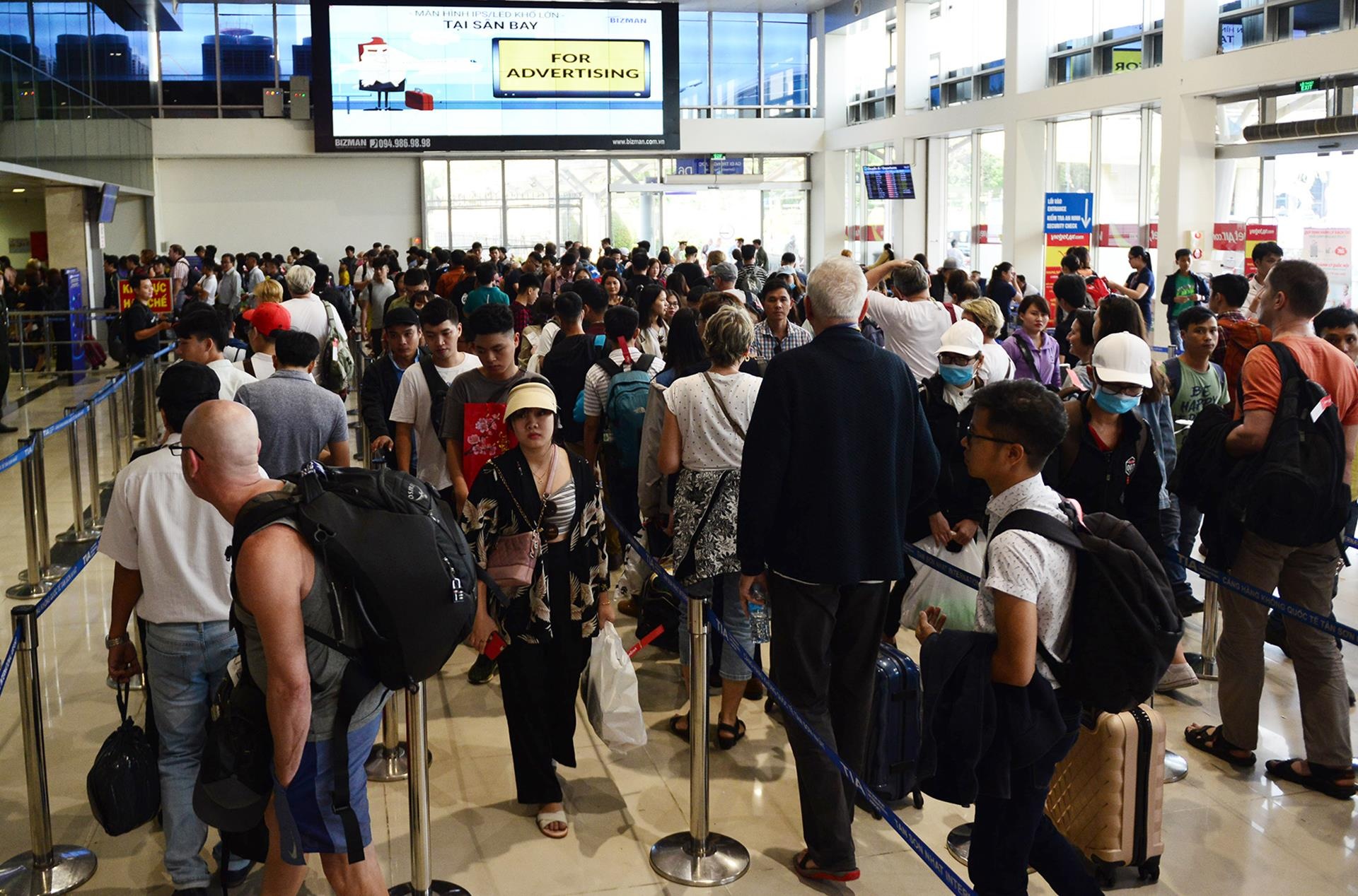 canh dong duc o san bay Tan Son Nhat anh 11