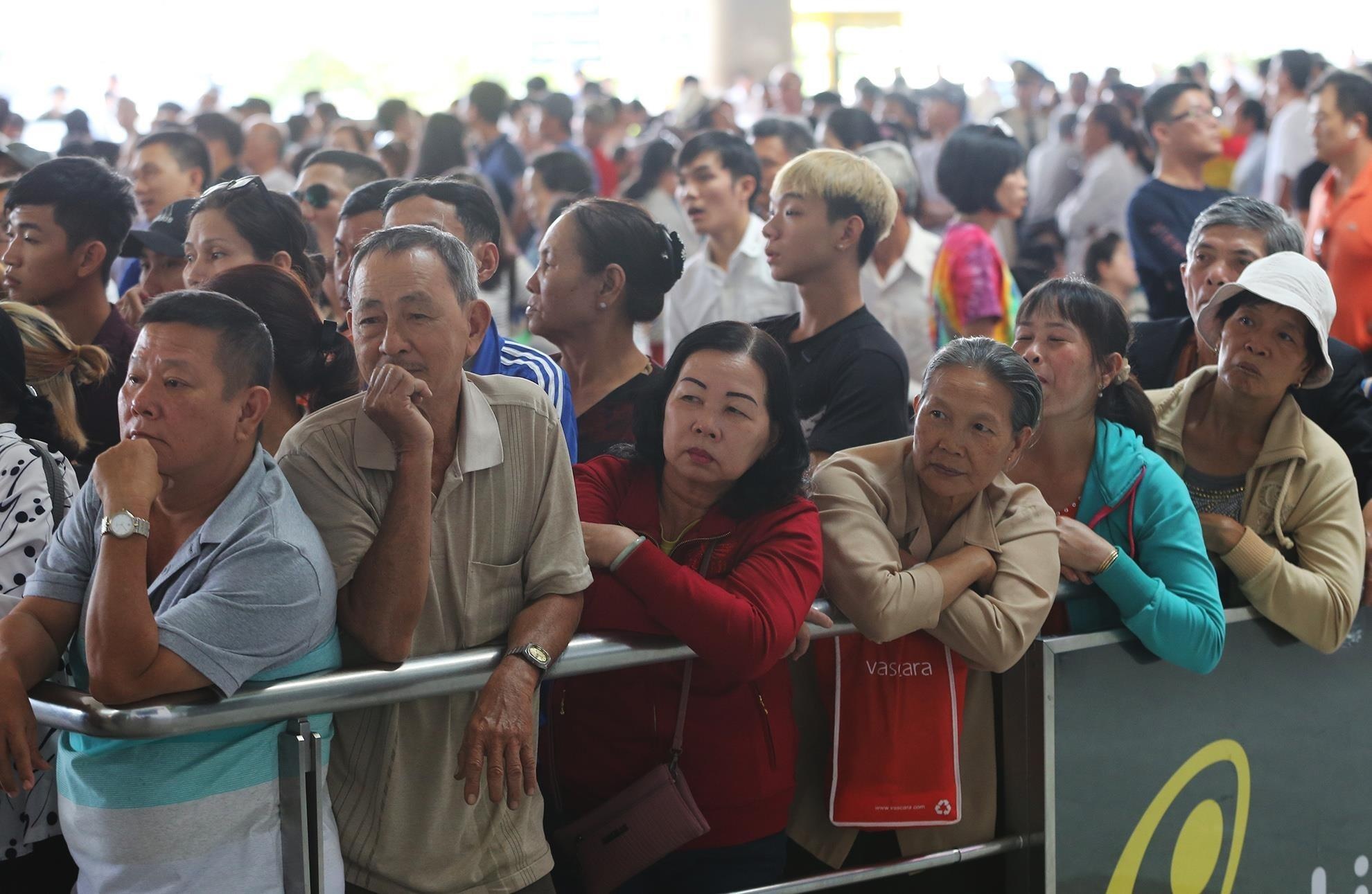 Vi sao Tan Son Nhat bi xep 'bet bang' ve chat luong dich vu? hinh anh