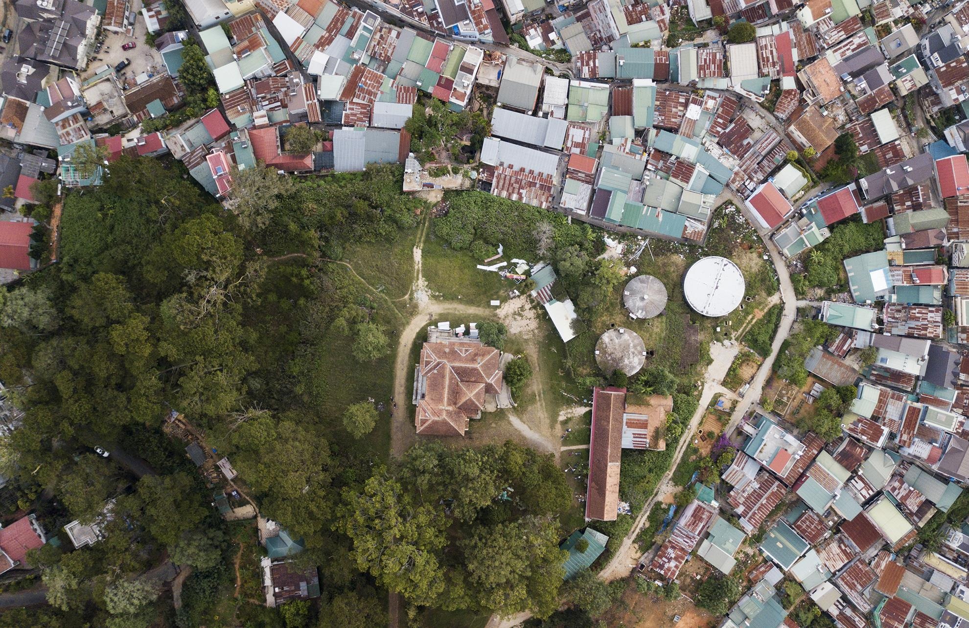 ngoi dinh tinh truong hon 100 tuoi o Da Lat anh 18