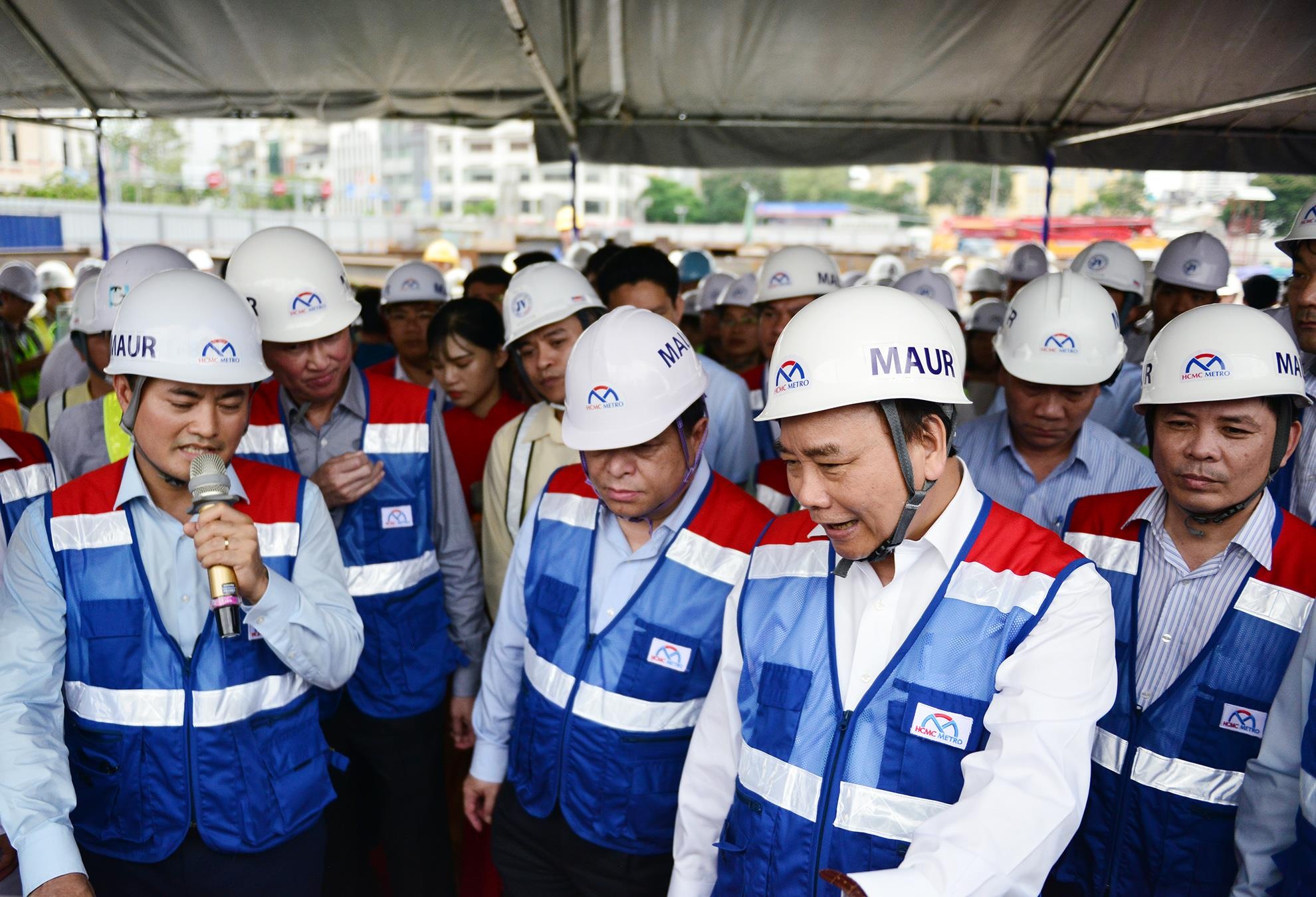 Thu tuong Nguyen Xuan Phuc thi sat metro so 1 anh 5