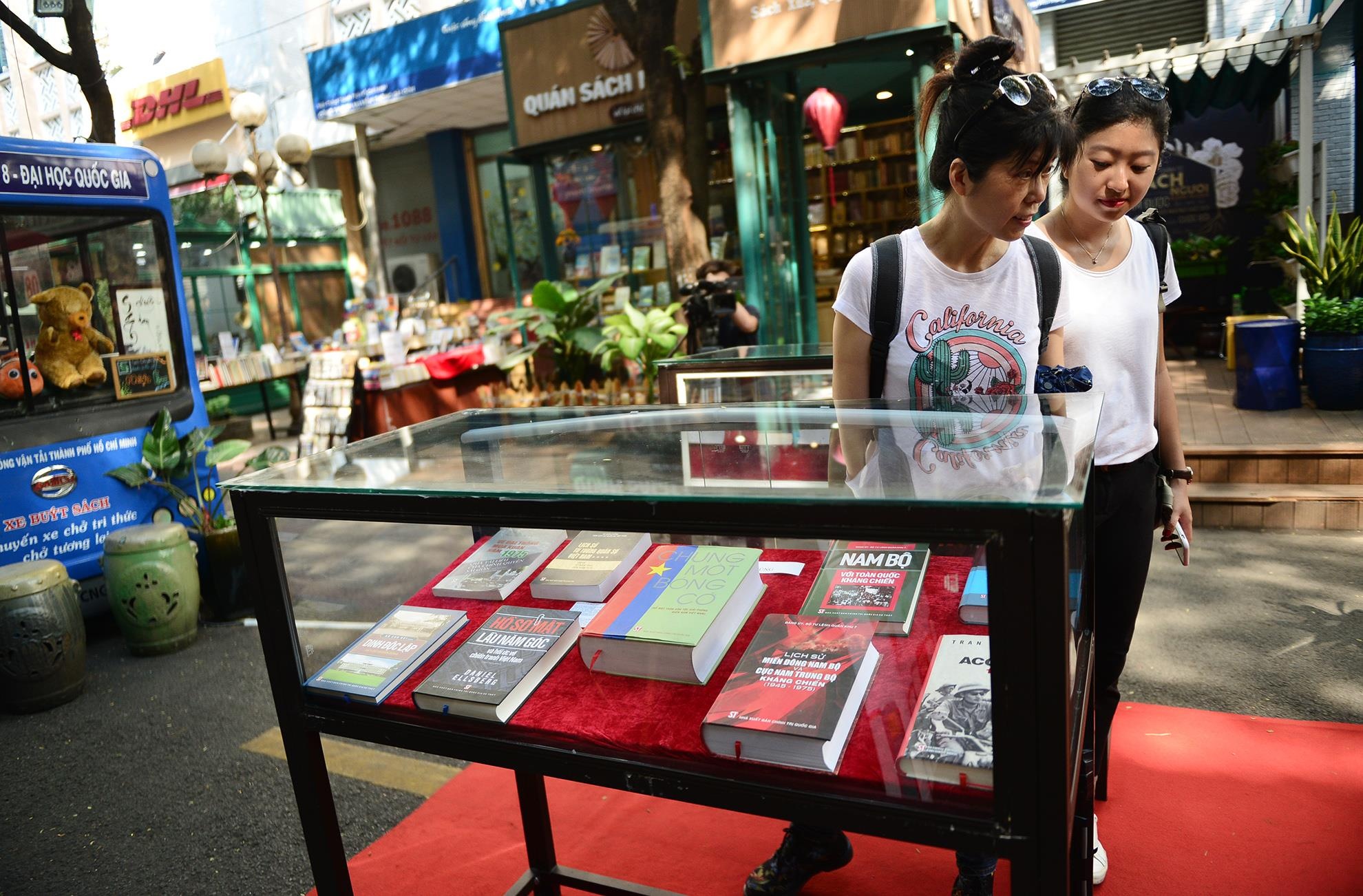 Ngay Sach Viet Nam lan 6 tai TP.HCM anh 9