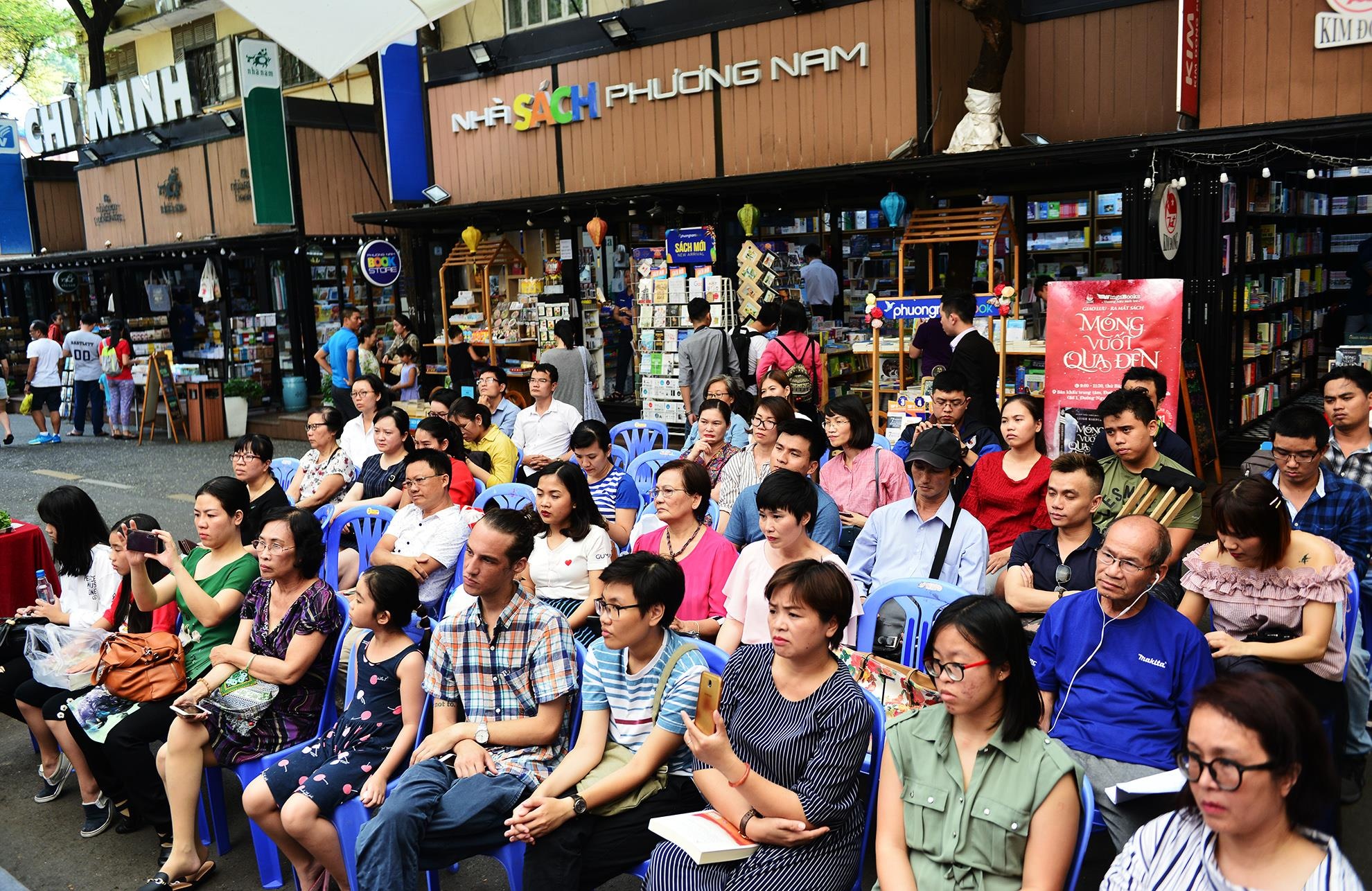 Duong sach TP.HCM anh 11