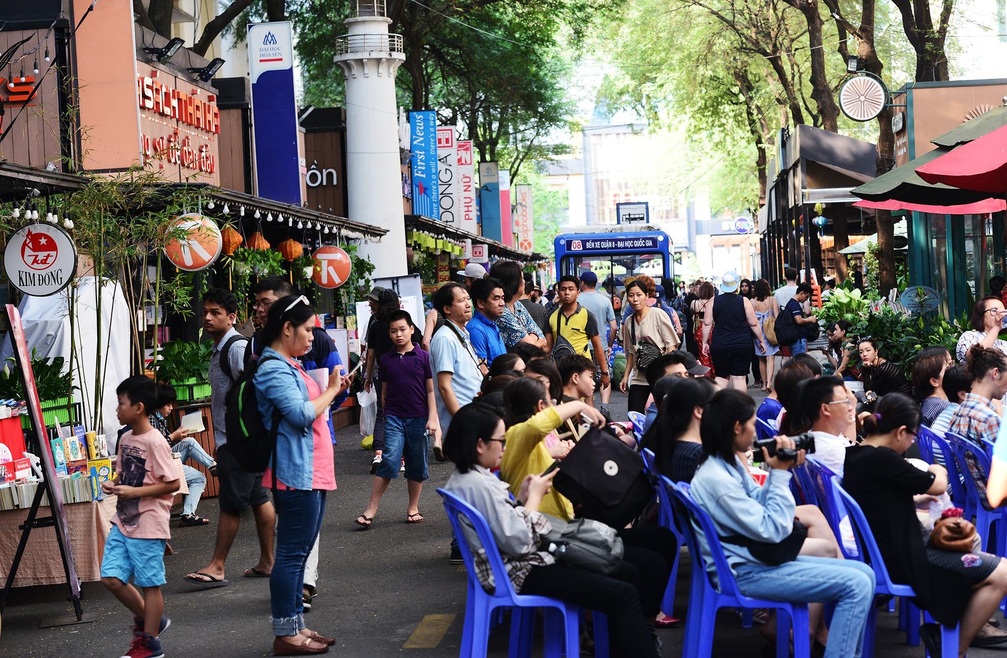 Duong sach TP.HCM anh 1