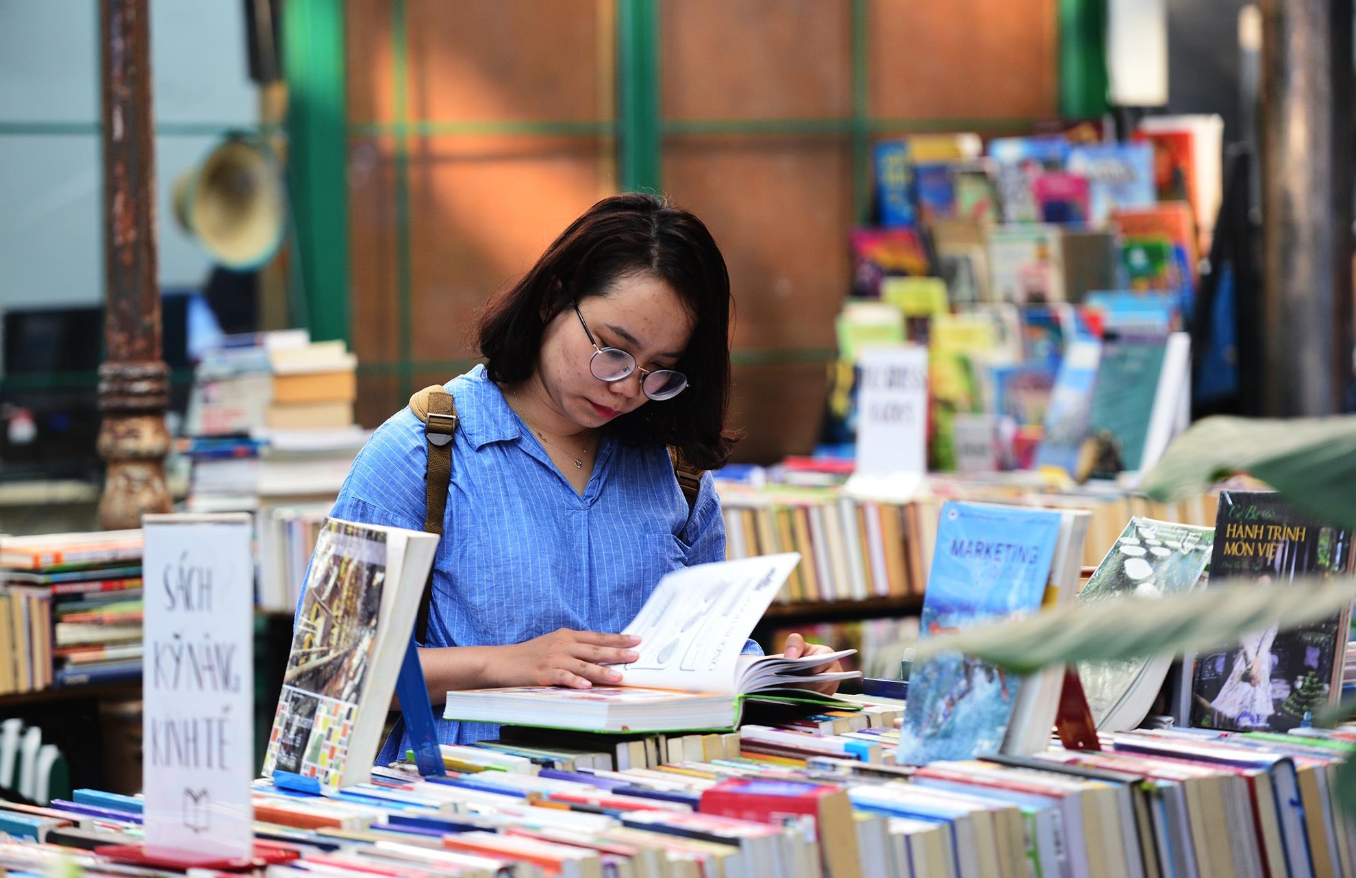 Duong sach TP.HCM anh 8