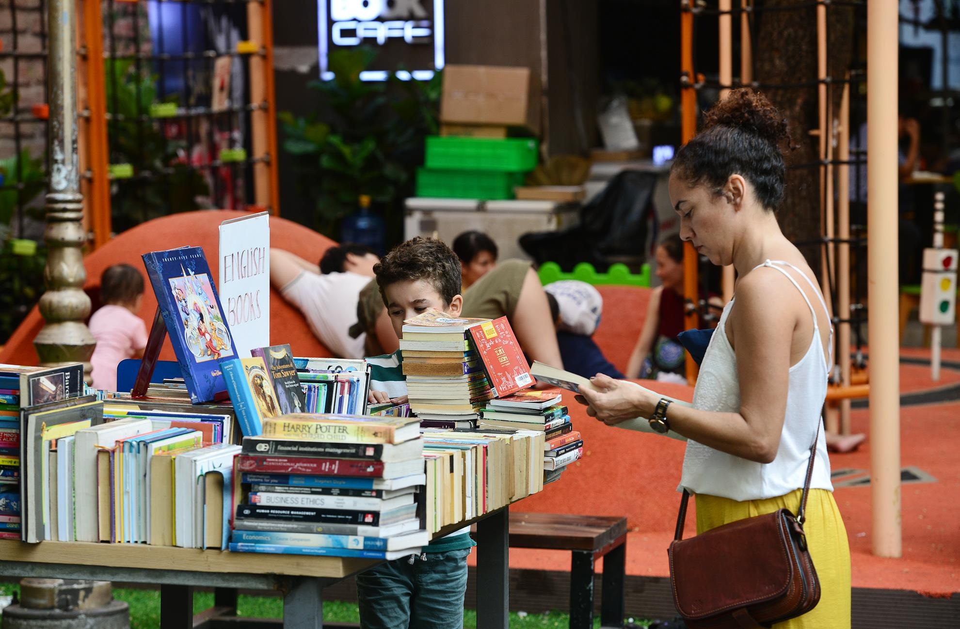 Duong sach TP.HCM anh 9