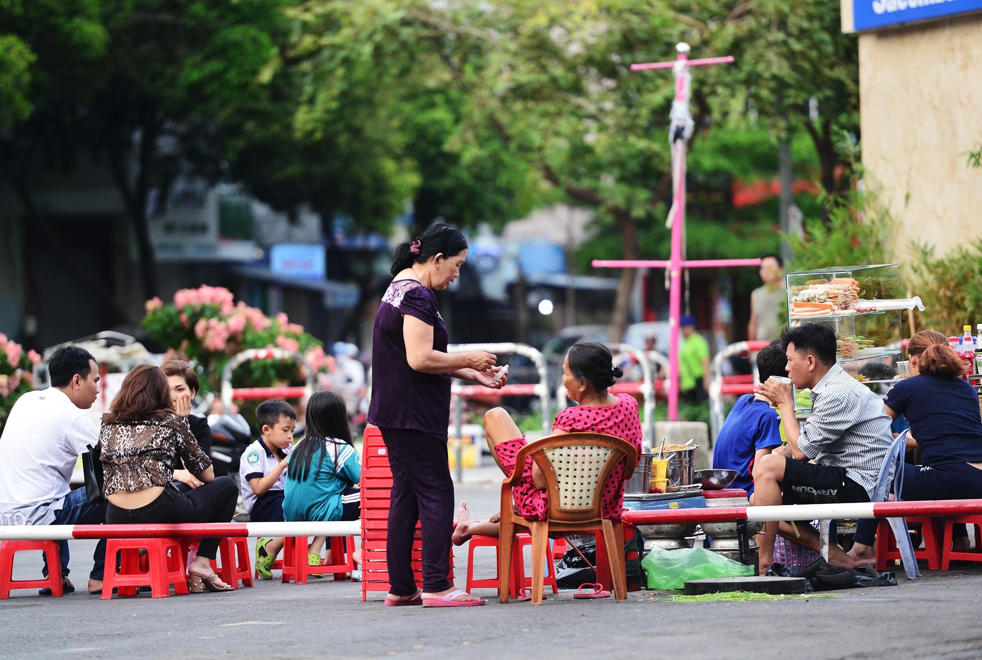 Cong vien o Sai Gon can thoi diem phai di doi anh 17