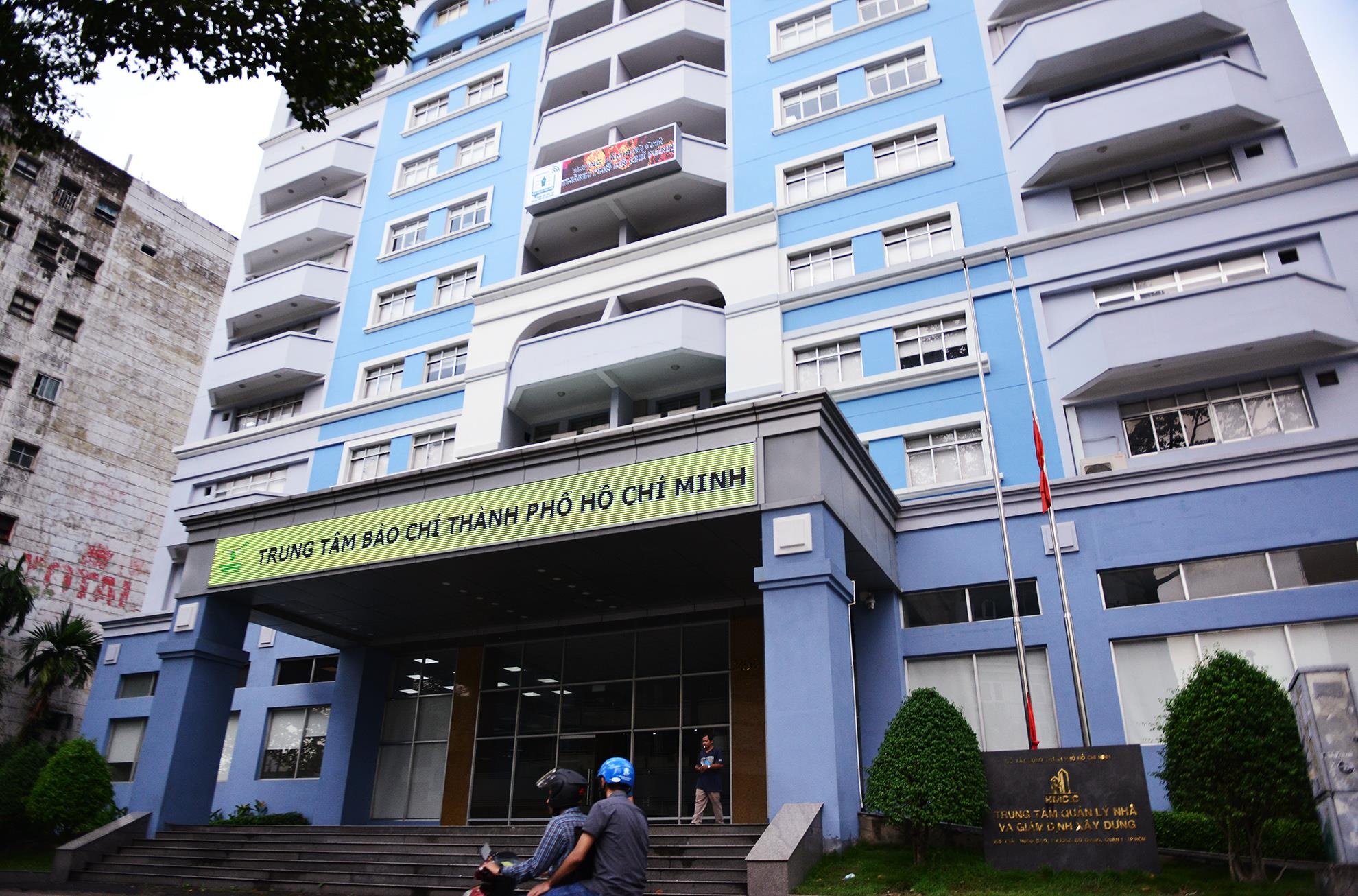 Trung tam bao chi TP.HCM anh 1