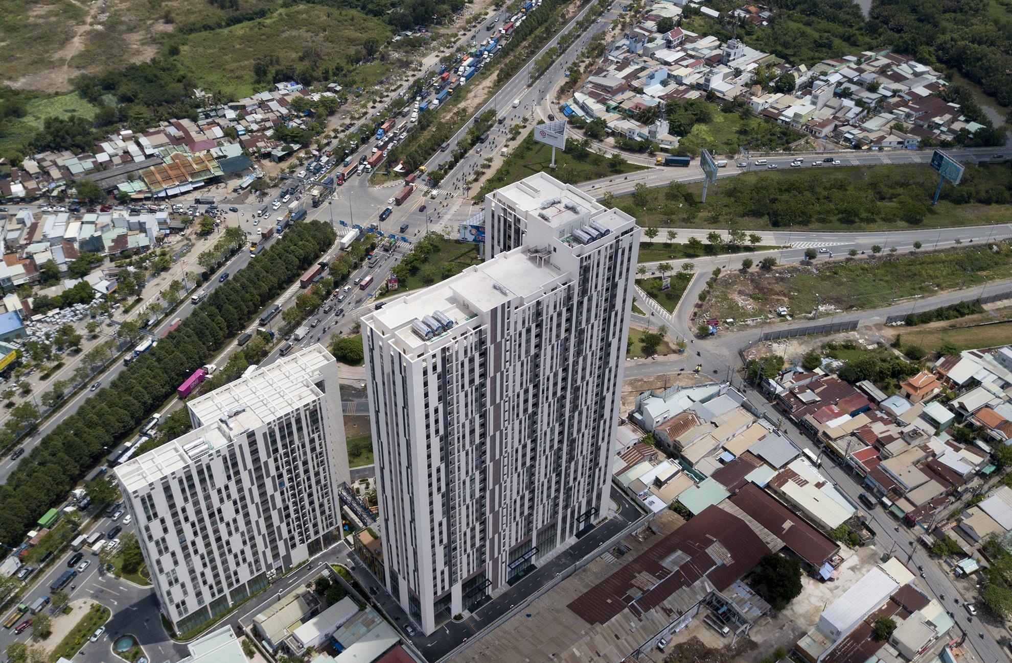 Chung cu chen nhau ben 4 km cao toc o Sai Gon anh 5