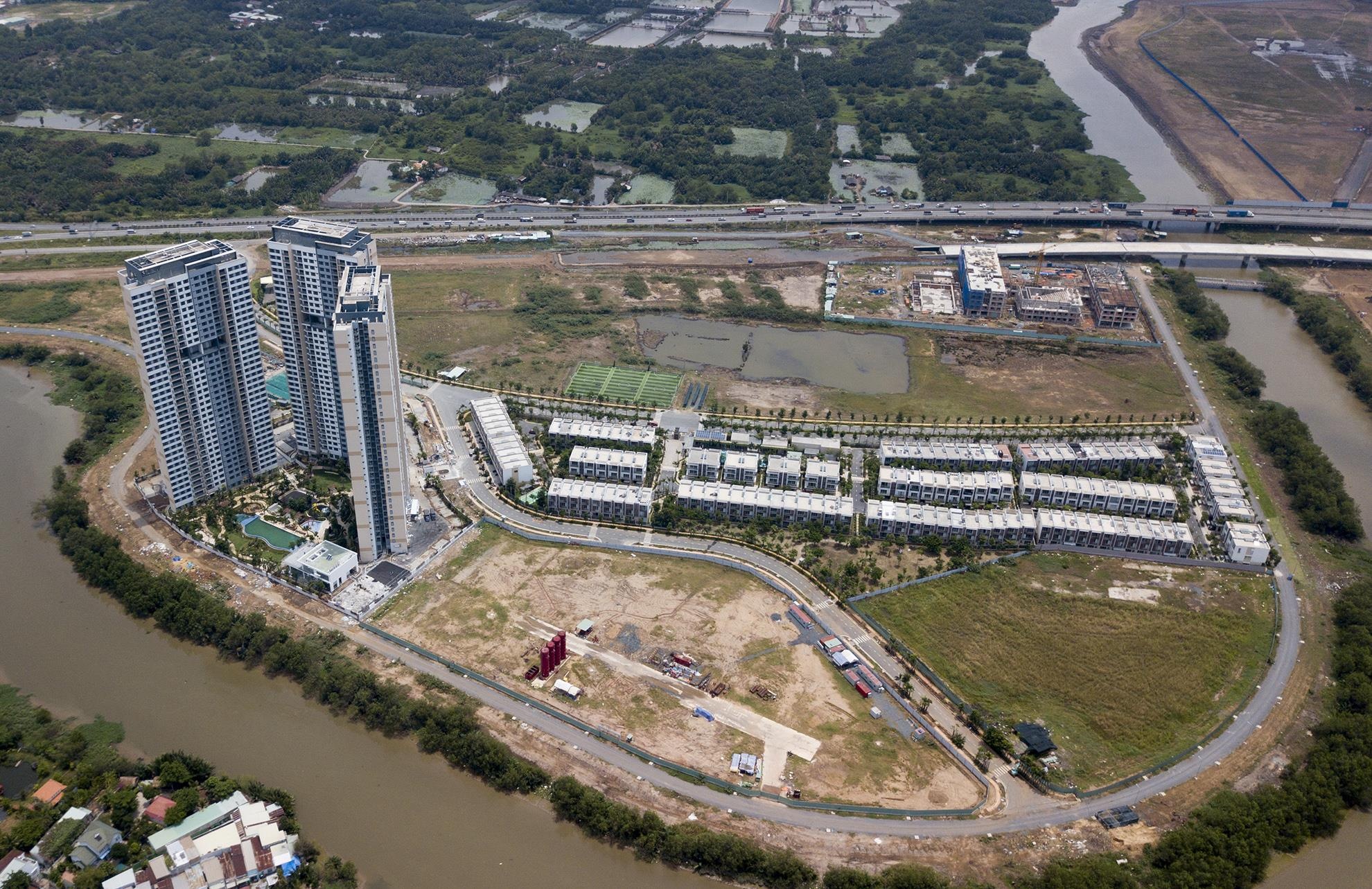 Chung cu chen nhau ben 4 km cao toc o Sai Gon anh 6