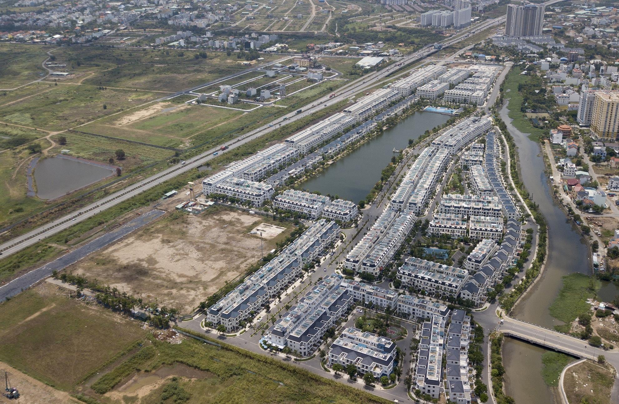 Chung cu chen nhau ben 4 km cao toc o Sai Gon anh 8