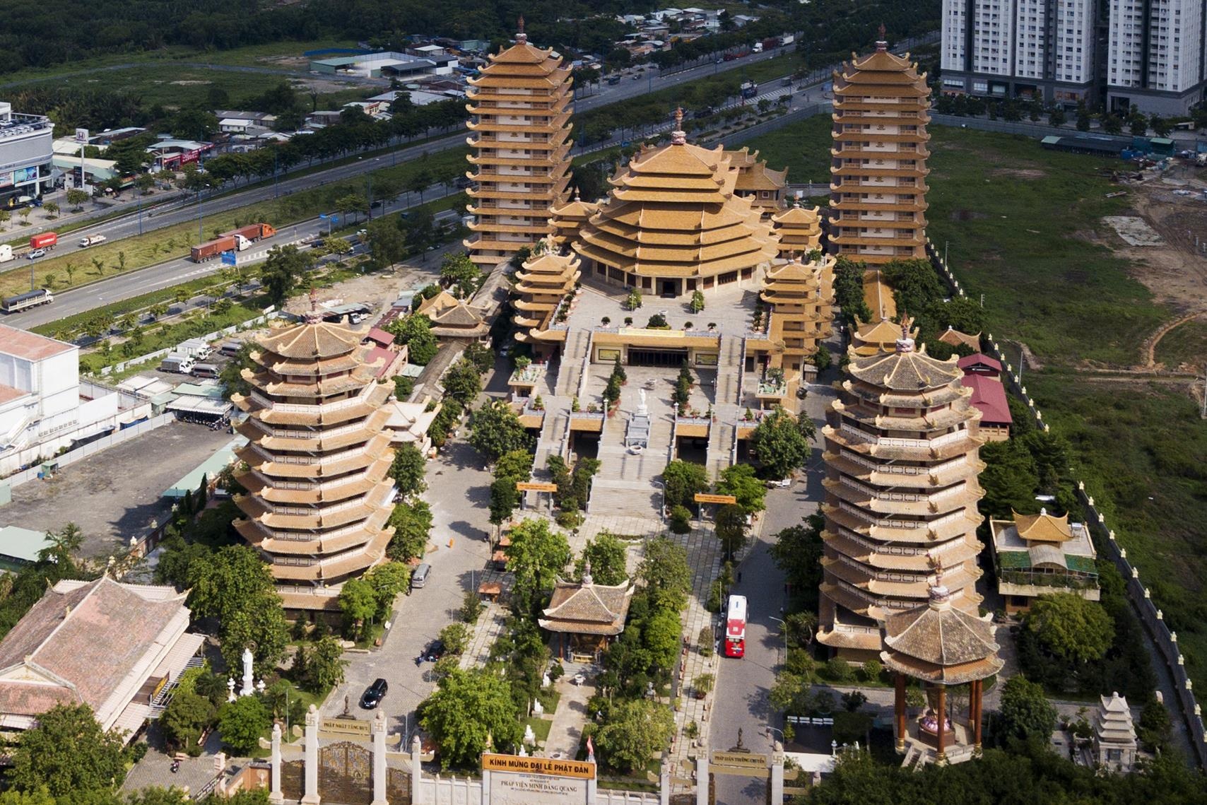 Can canh phap vien o Sai Gon xac lap 4 ky luc Viet Nam hinh anh