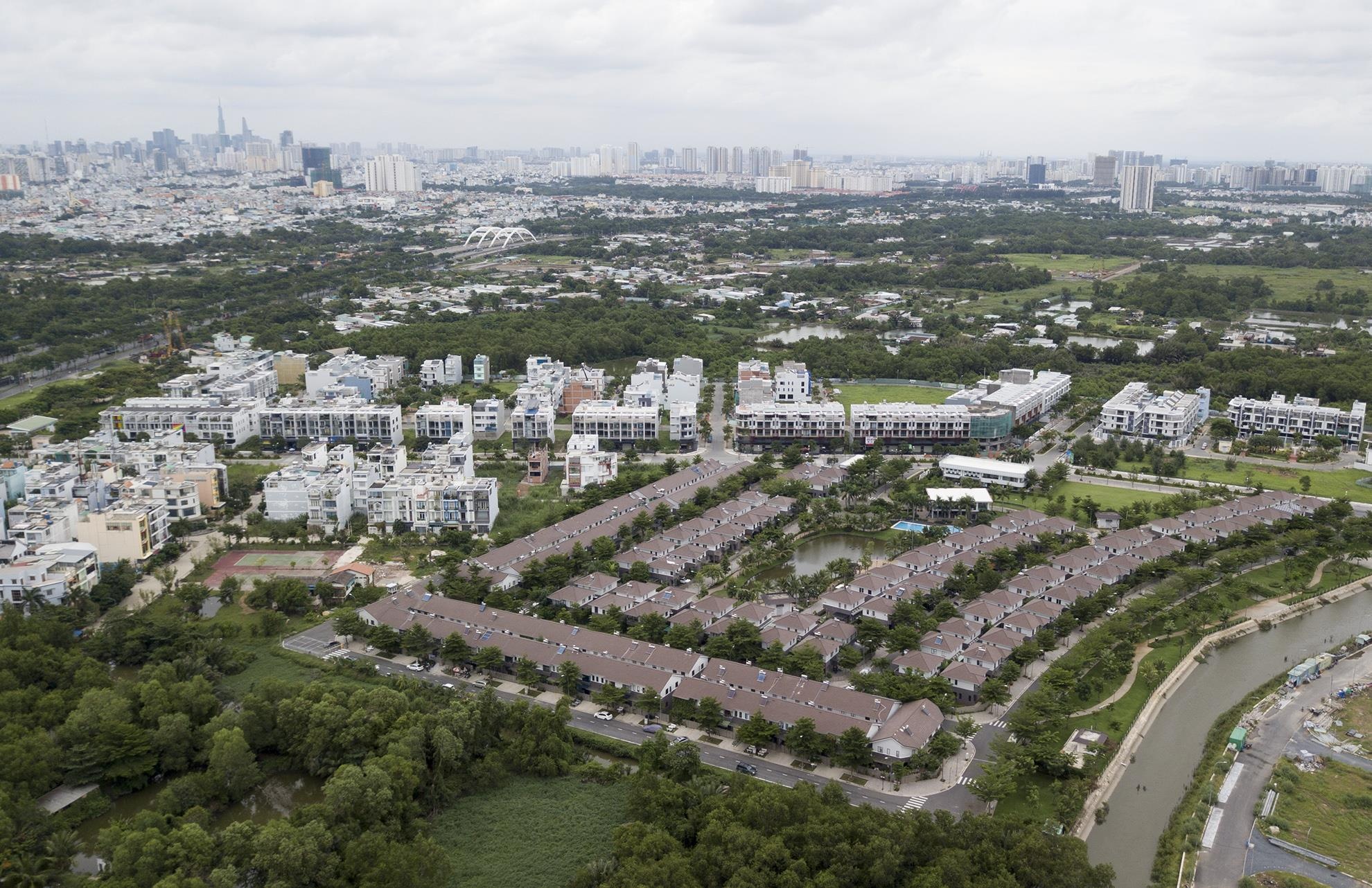 khu biet thu noi ca si Nhat Kim Anh bi trom anh 1