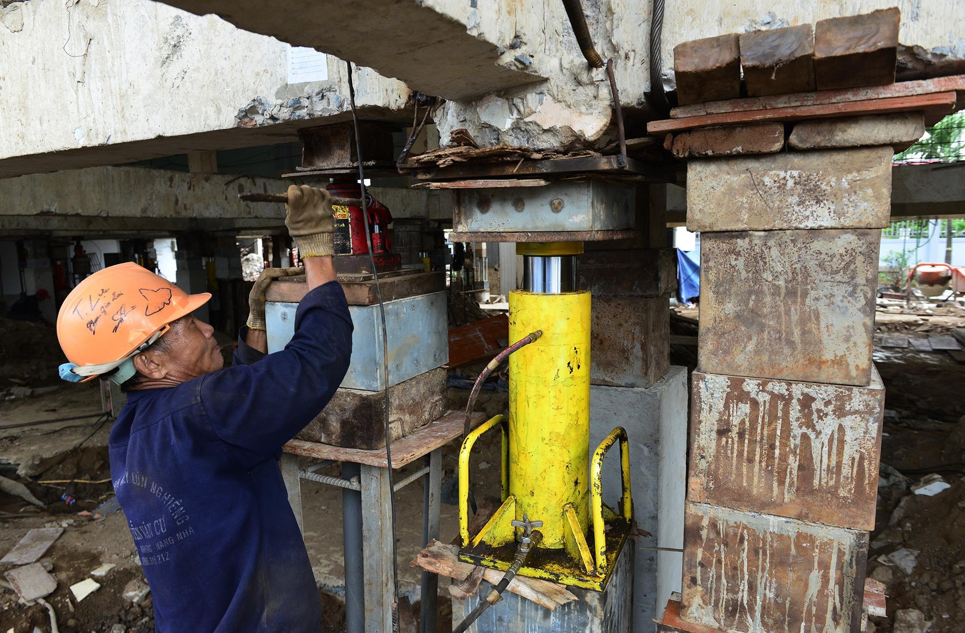 Than den nang nha tho len 2 m o Sai Gon anh 16