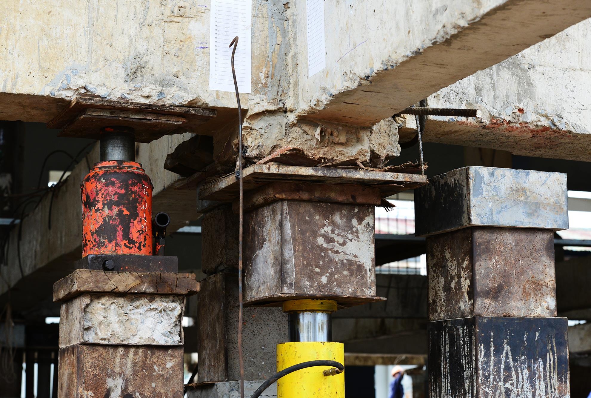 Than den nang nha tho len 2 m o Sai Gon anh 13