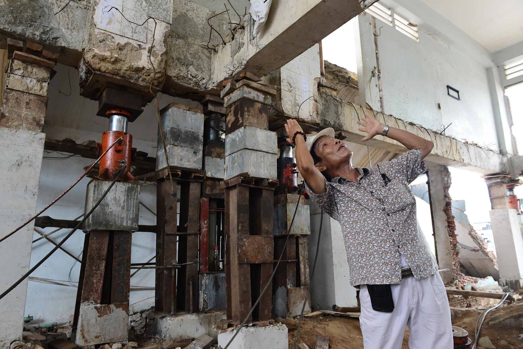 'Than den' nang nha tho rong 900 m2 o Sai Gon cao len 2 m hinh anh