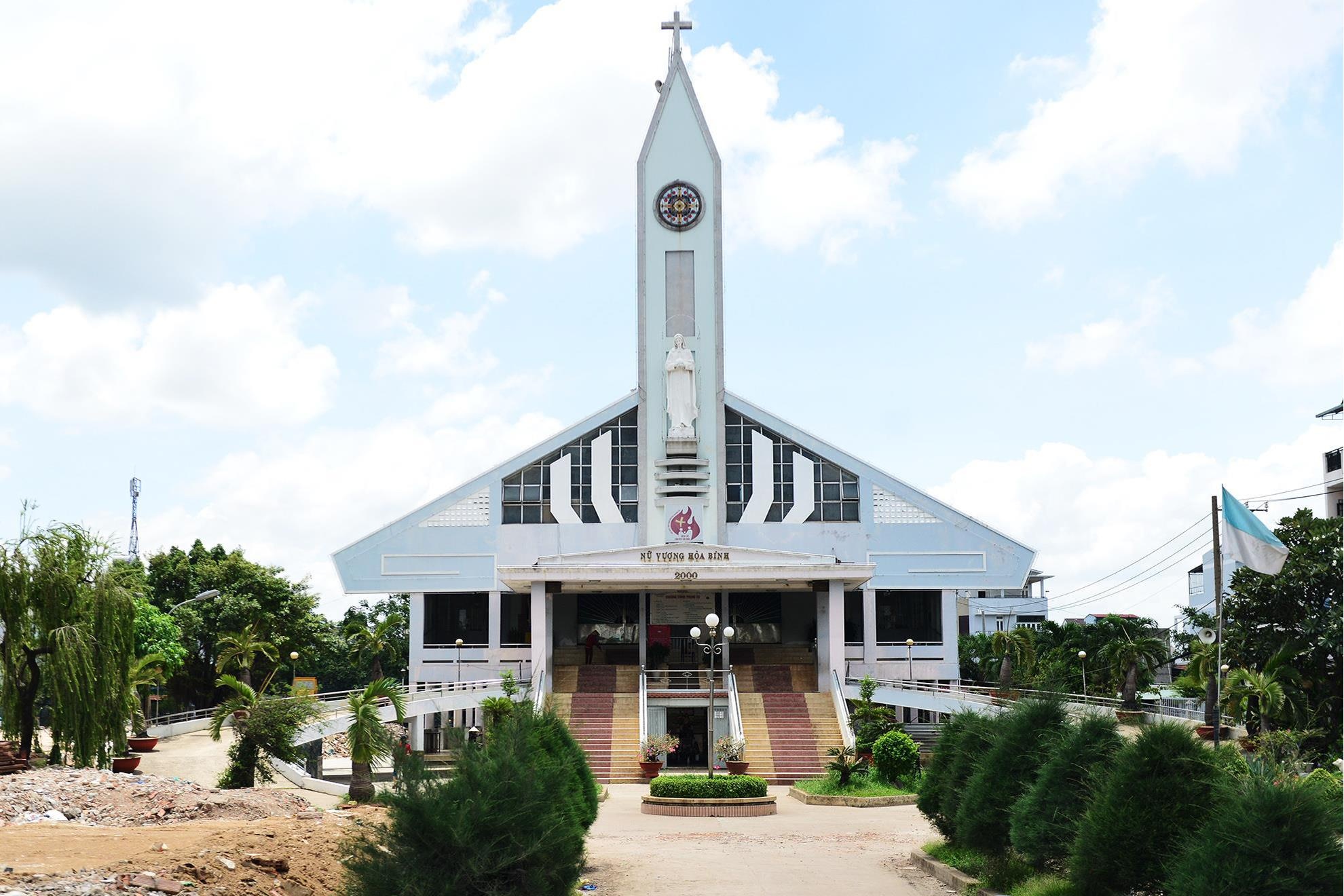 Than den nang nha tho len 2 m o Sai Gon anh 1