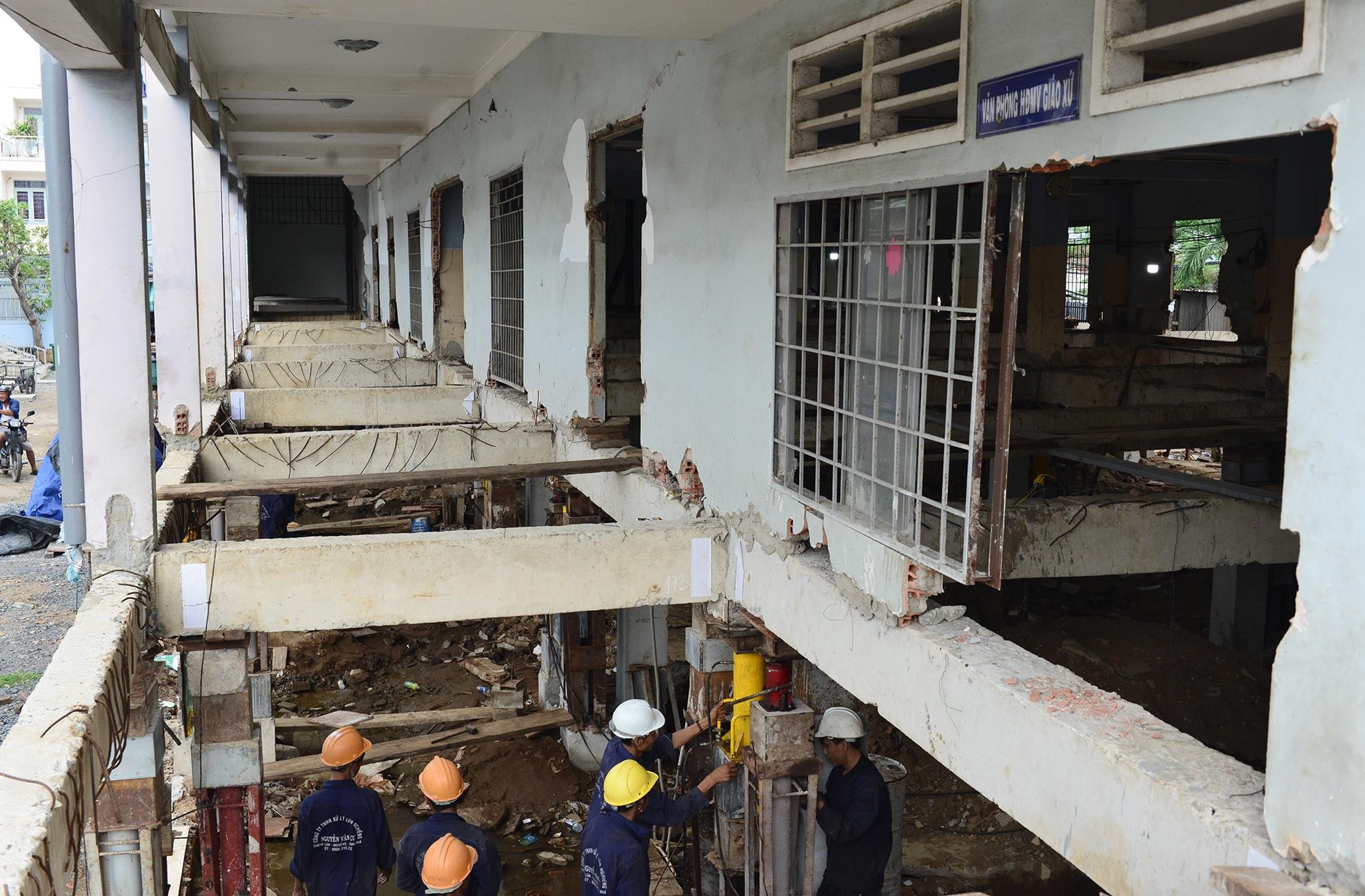 Than den nang nha tho len 2 m o Sai Gon anh 21