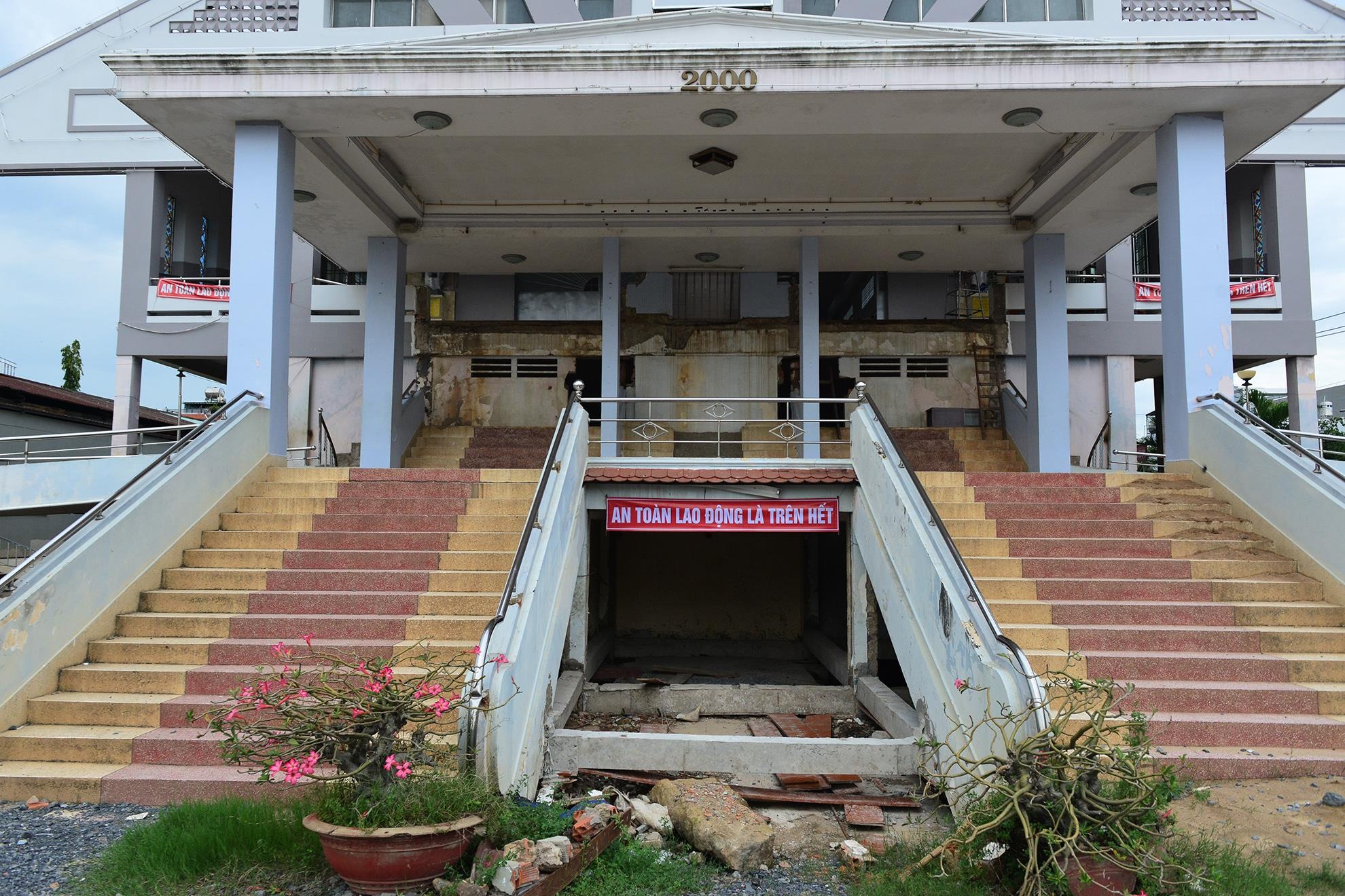 Than den nang nha tho len 2 m o Sai Gon anh 22