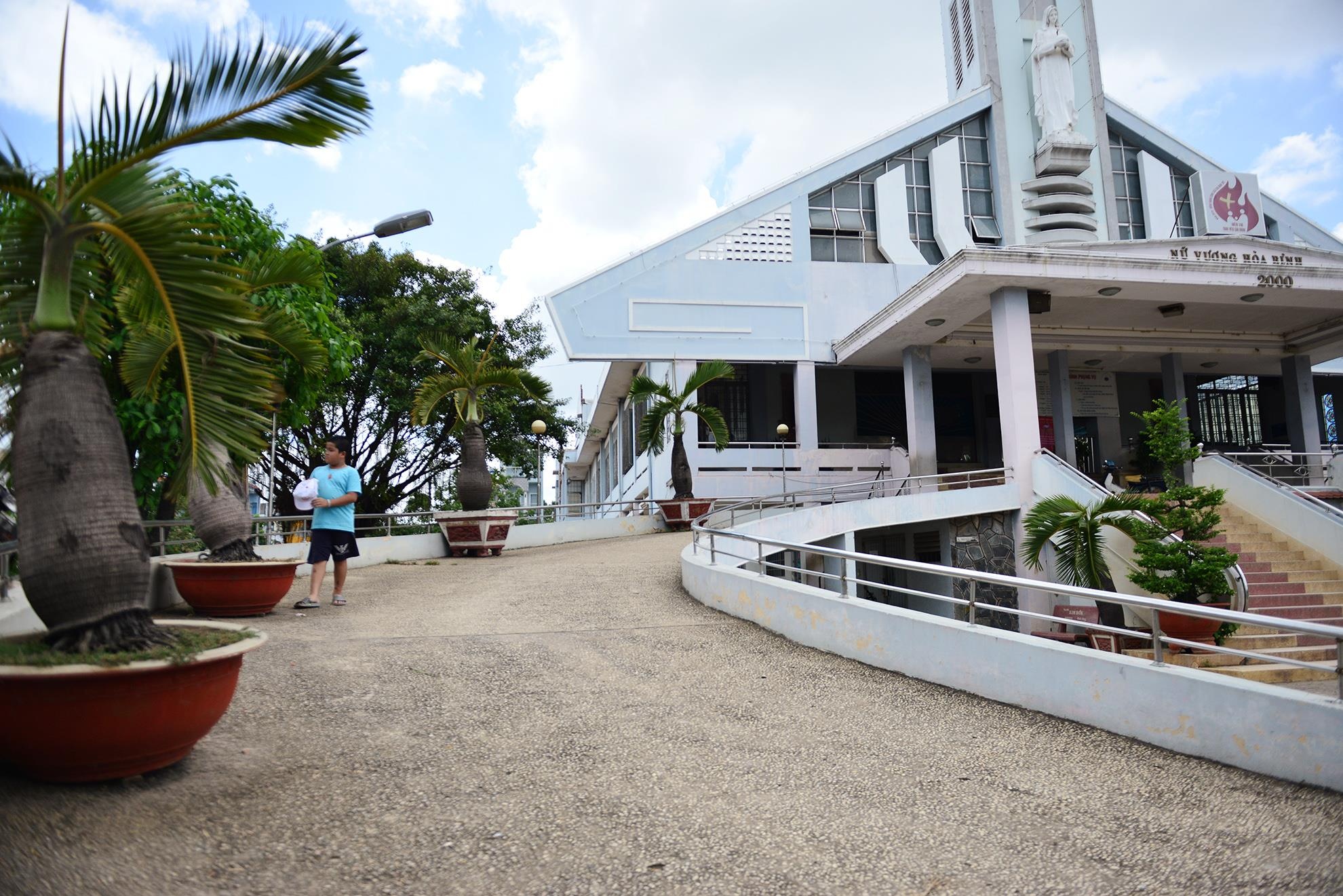 Than den nang nha tho len 2 m o Sai Gon anh 9