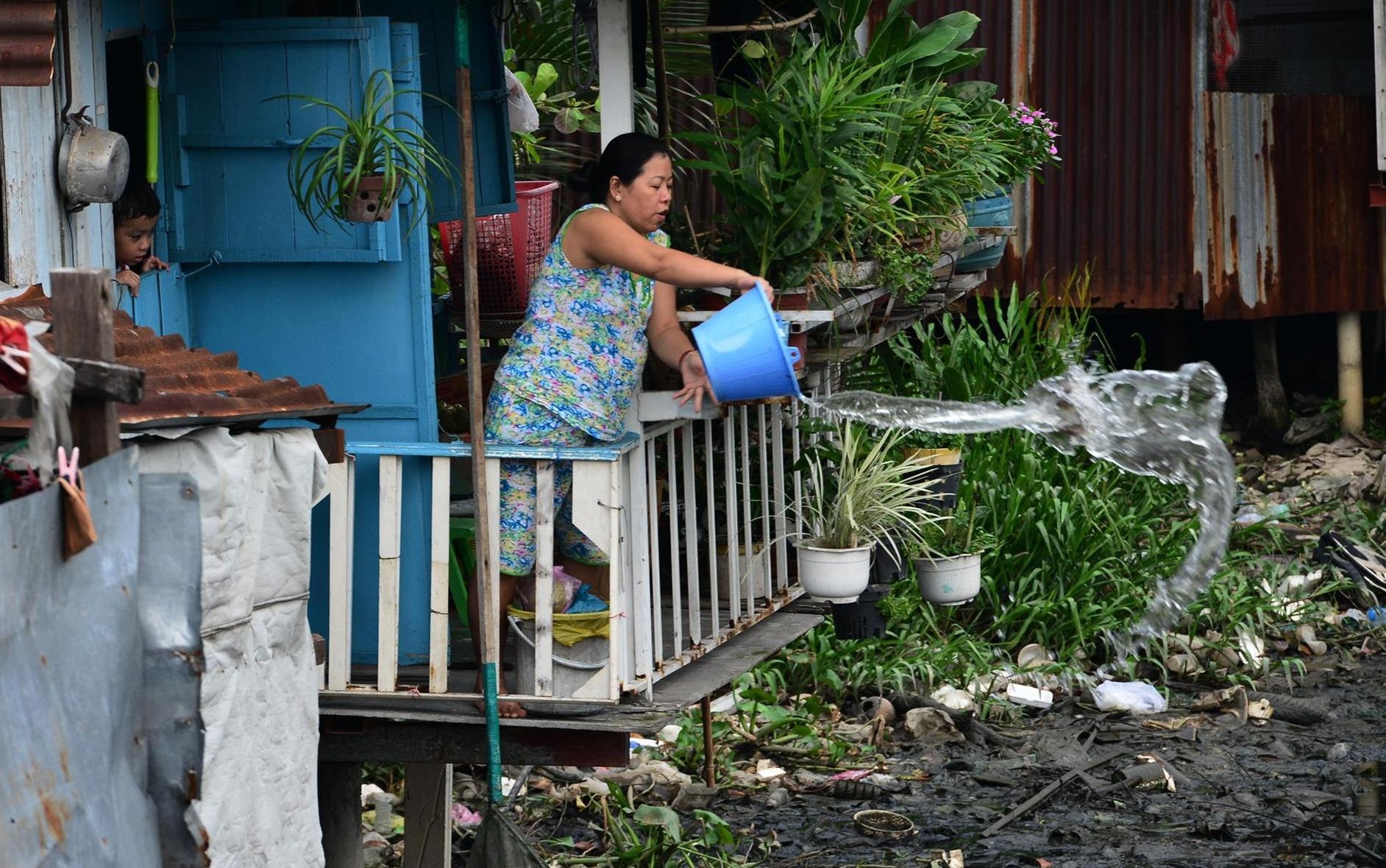 Rac vay khu nha o chuot ben con rach o nhiem nhat Sai Gon hinh anh