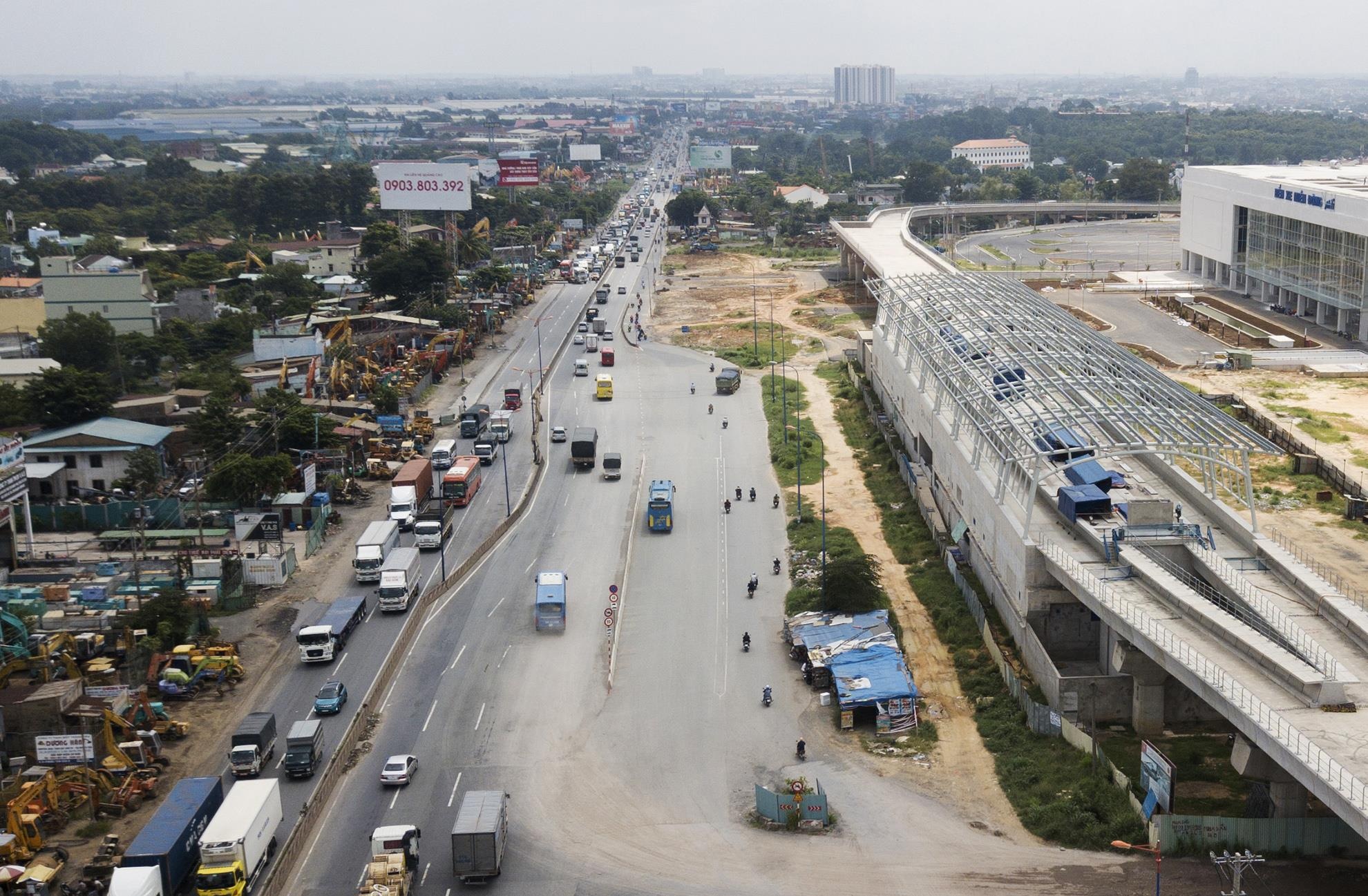 Ben xe mien Dong moi sap mo cua o Sai Gon anh 16