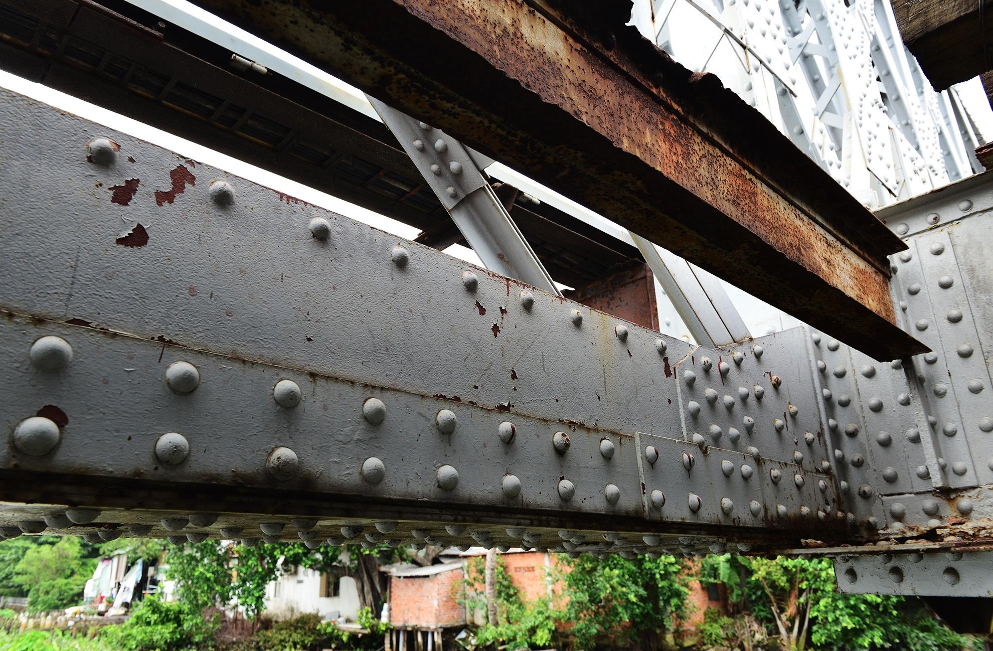 can canh cau sat 117 tuoi o Sai Gon anh 14