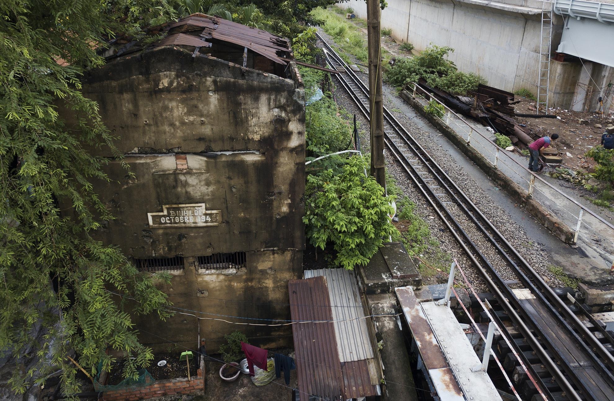 can canh cau sat 117 tuoi o Sai Gon anh 15