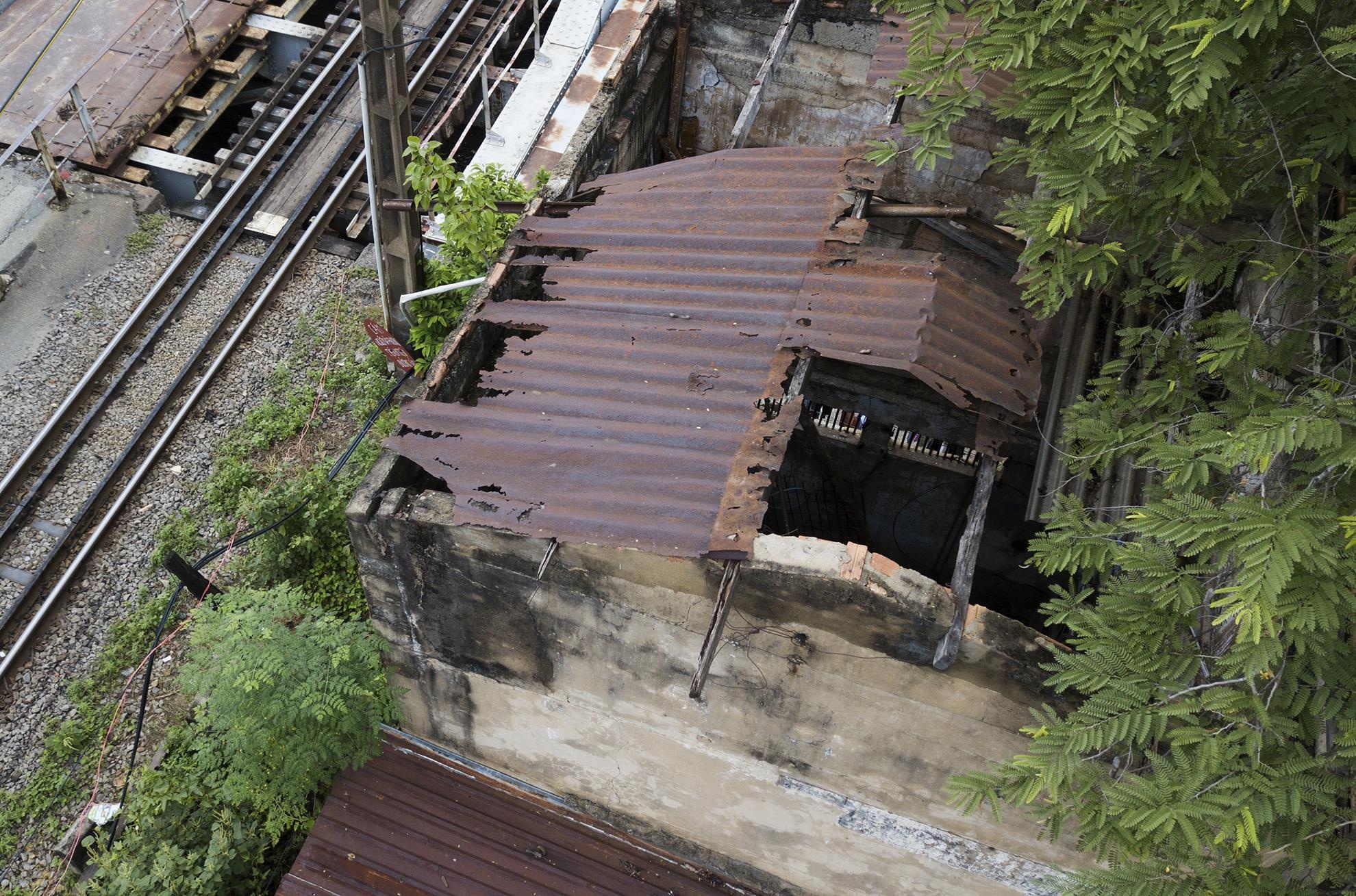 can canh cau sat 117 tuoi o Sai Gon anh 17