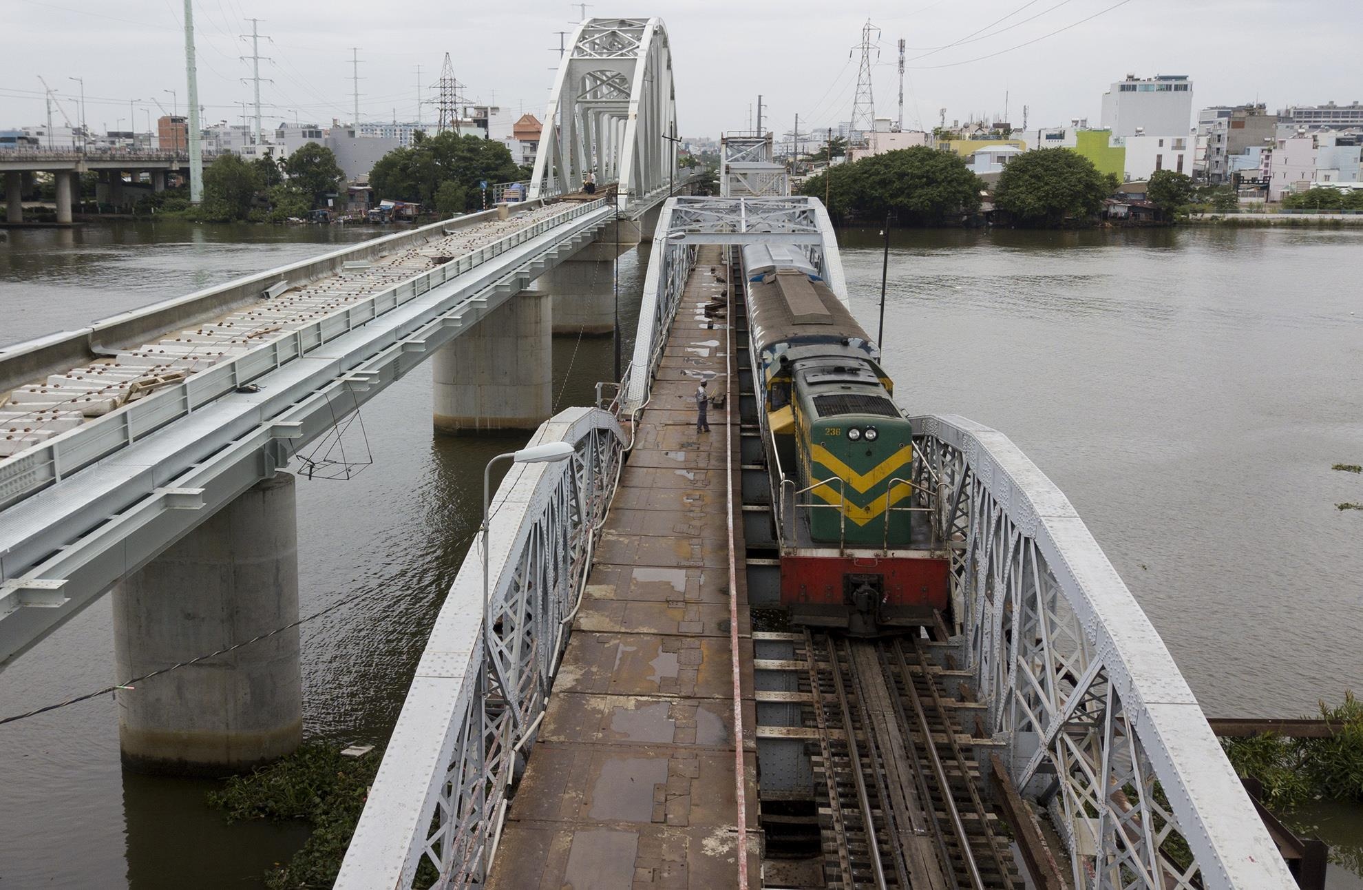 Cau sat Binh Loi 117 tuoi - noi luu giu nhieu ky uc cua Sai Gon hinh anh