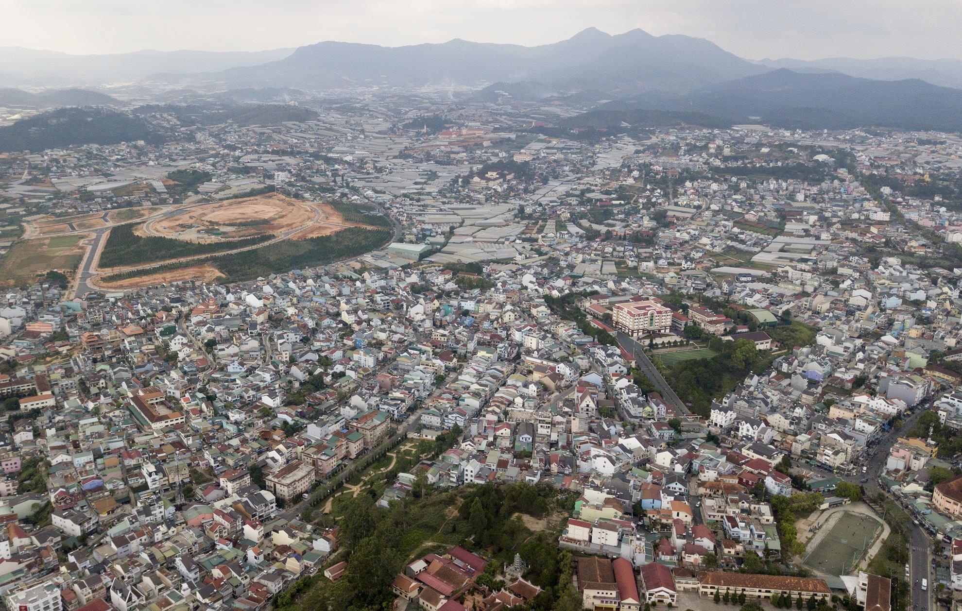 nha kinh trong rau bao vay TP Da Lat anh 1