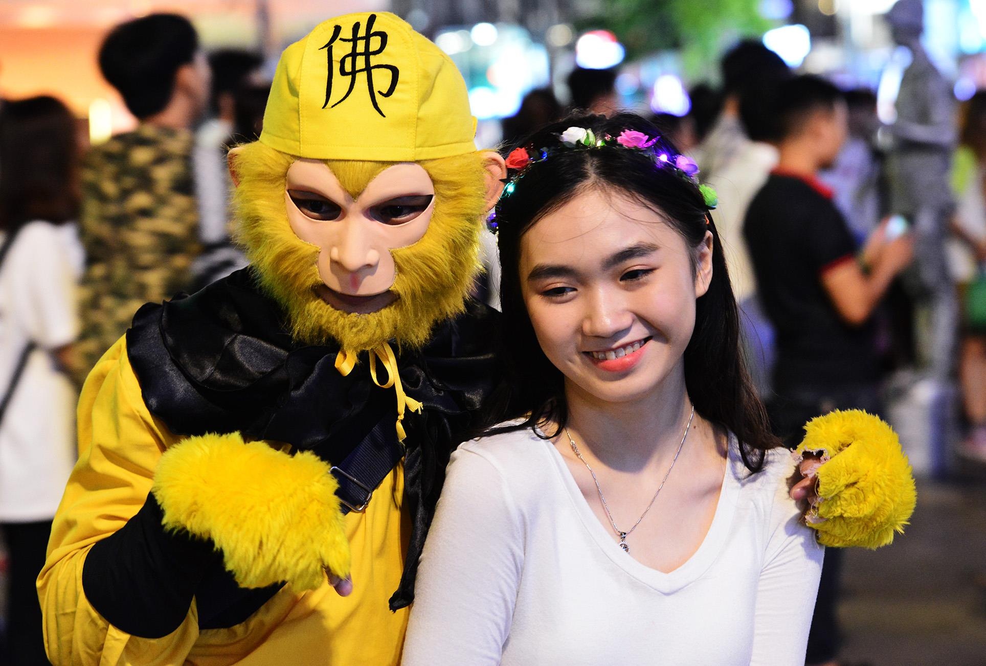 Pho di bo Nguyen Hue dong duc nguoi choi le 2/9 hinh anh