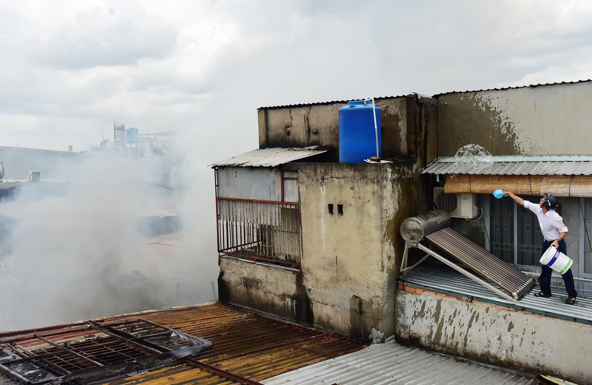 5 can nha bi thieu rui sau dam chay lon o Sai Gon anh 8