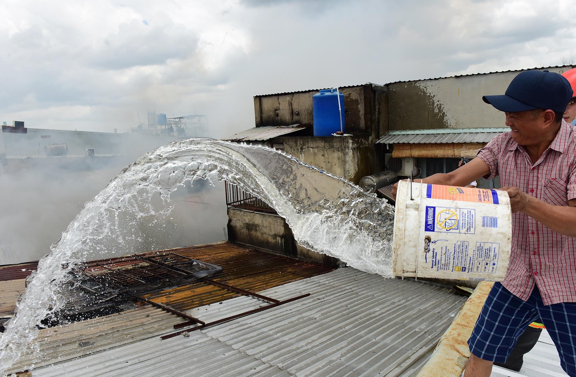 5 can nha bi thieu rui sau dam chay lon o Sai Gon anh 7