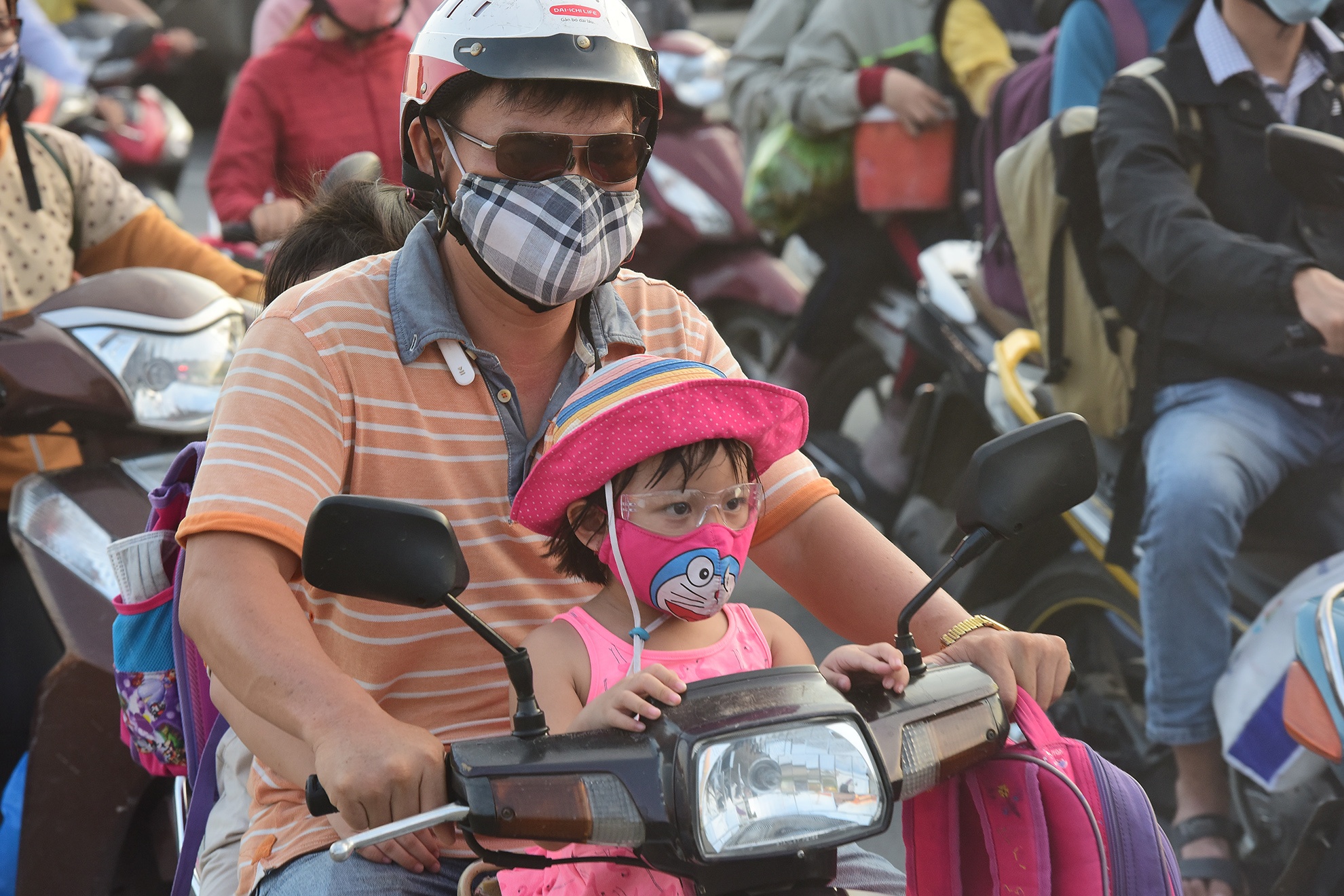 Ket xe container o phia dong Sai Gon anh 15