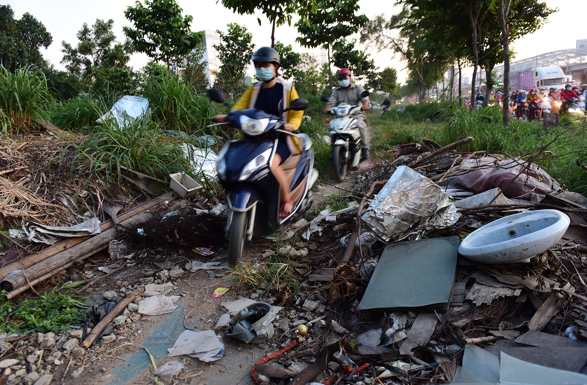 Ket xe container o phia dong Sai Gon anh 17